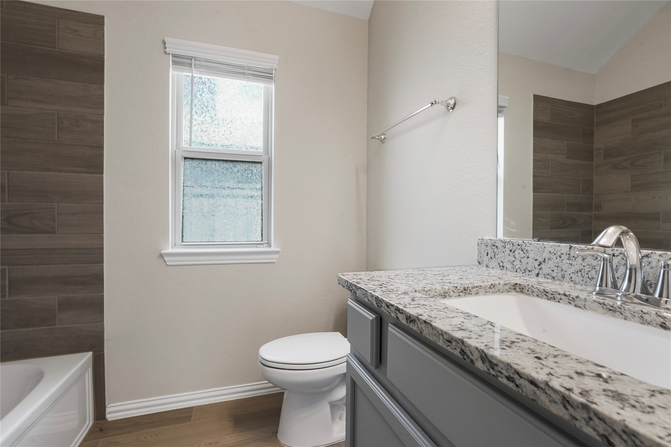 15218 Kickapoo Cavern Drive Property Photo 11