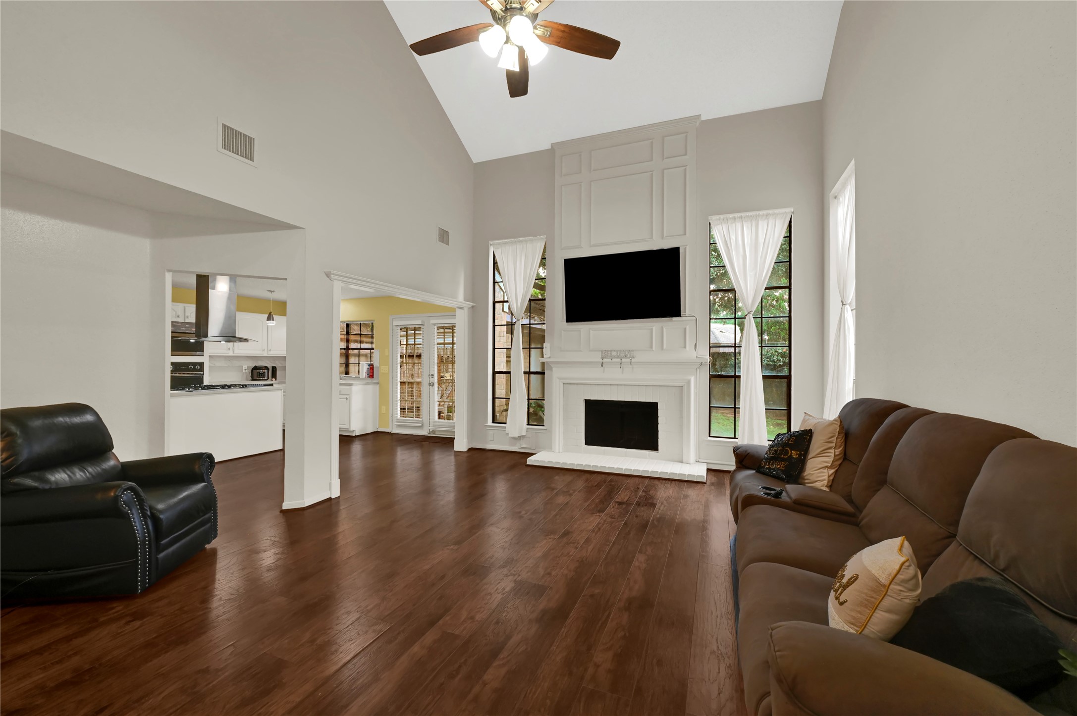 8911 Rocky Valley Drive Property Photo 2