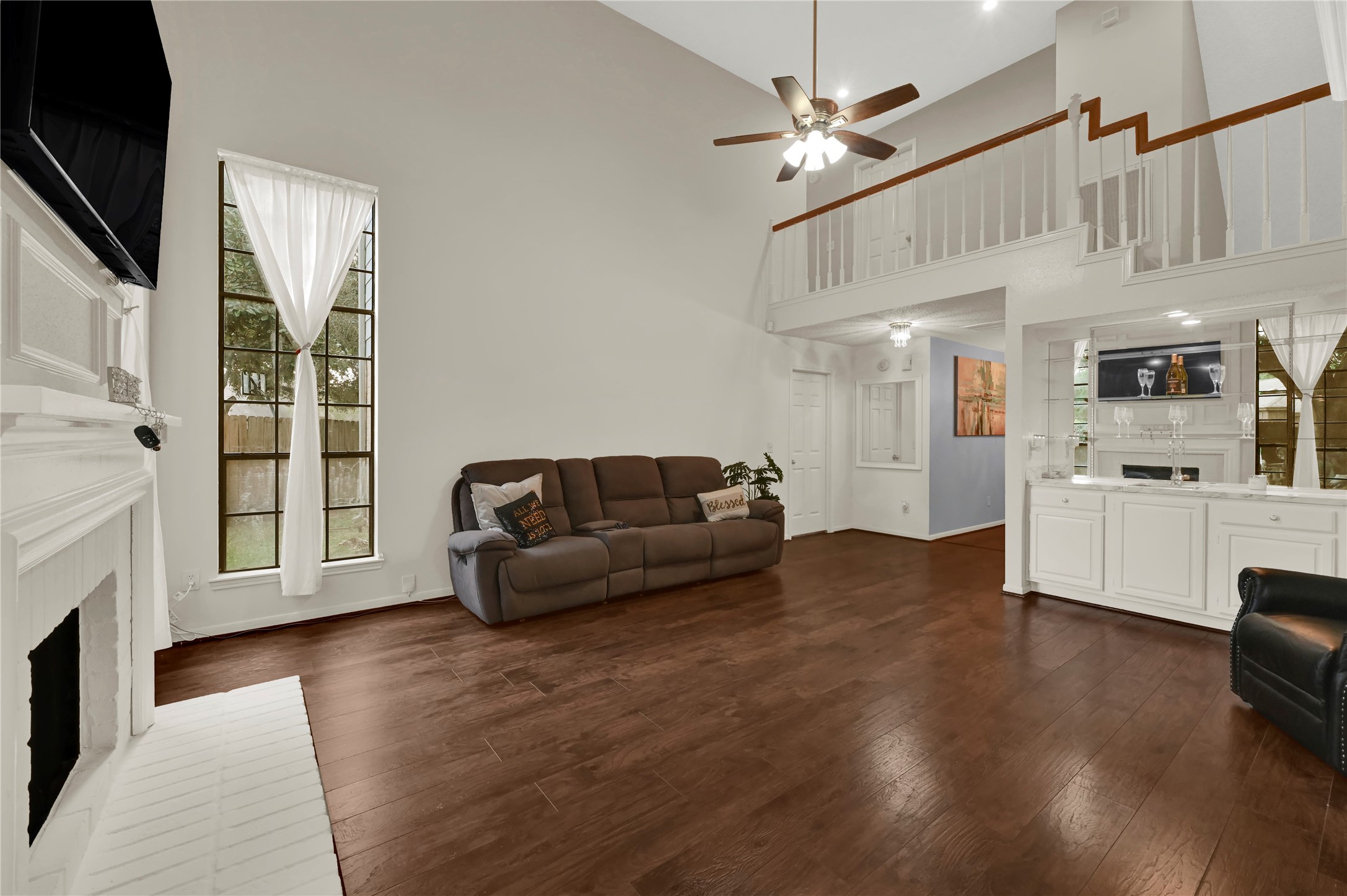 8911 Rocky Valley Drive Property Photo 3
