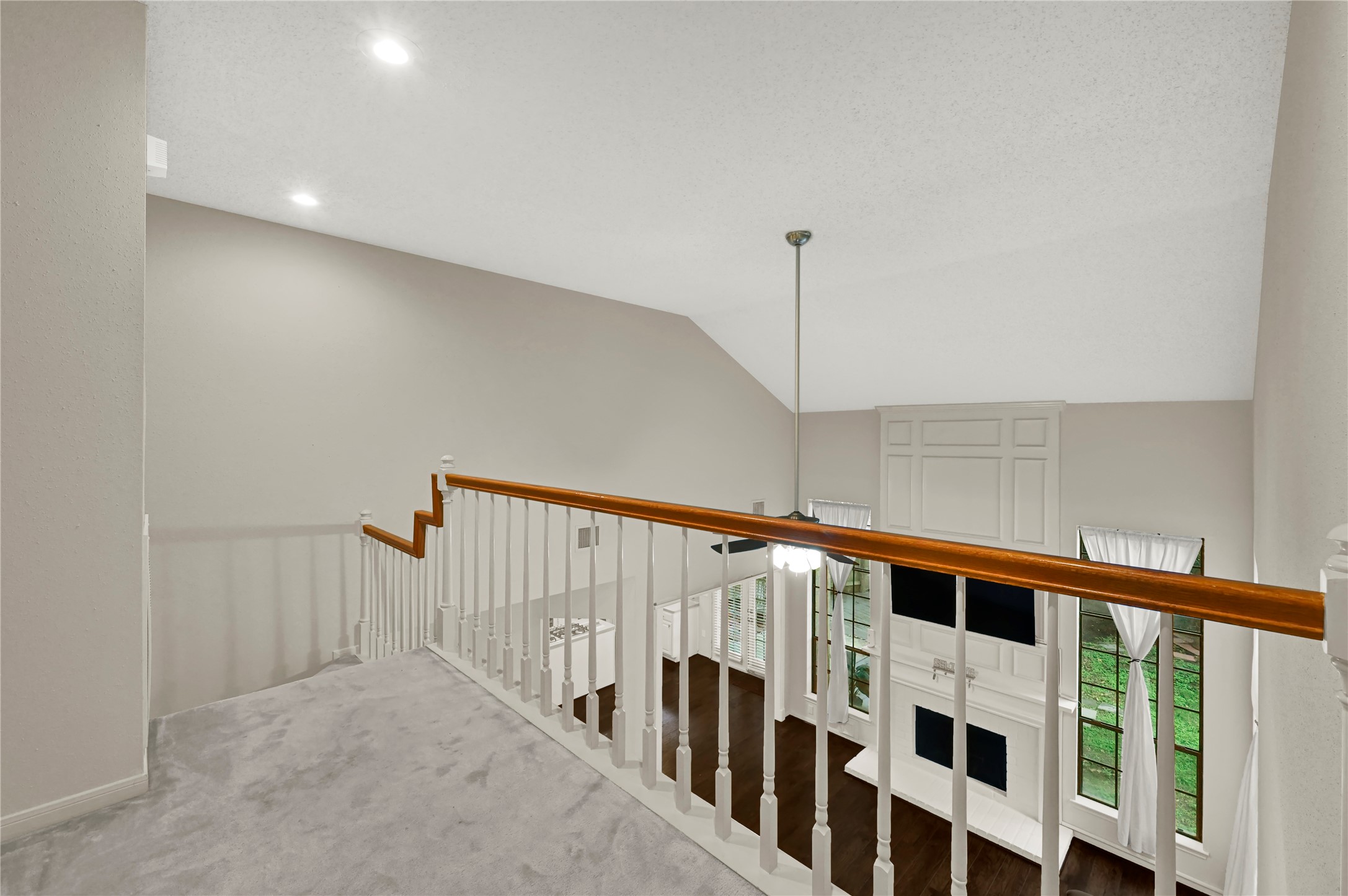 8911 Rocky Valley Drive Property Photo 4