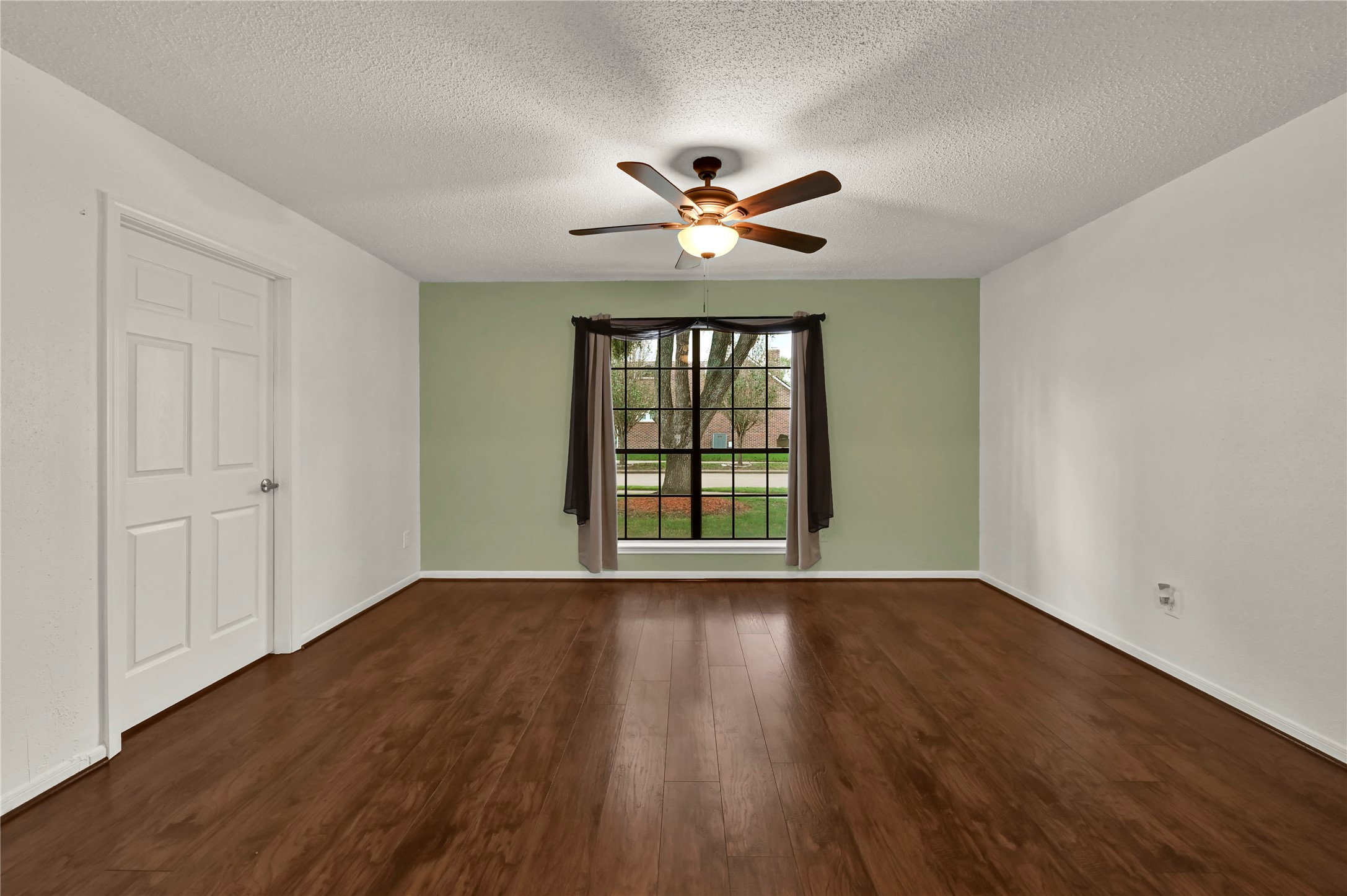 8911 Rocky Valley Drive Property Photo 18