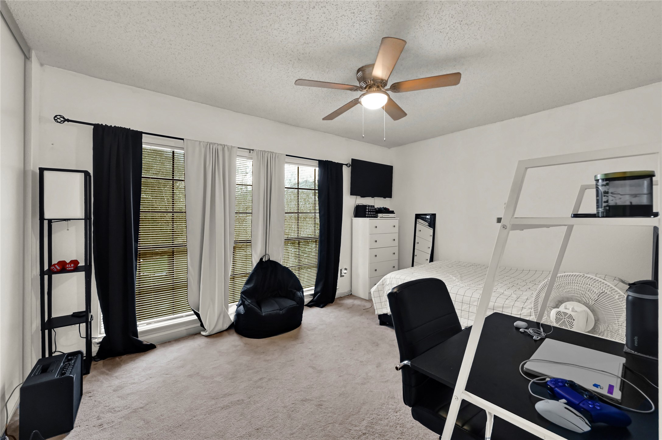8911 Rocky Valley Drive Property Photo 21