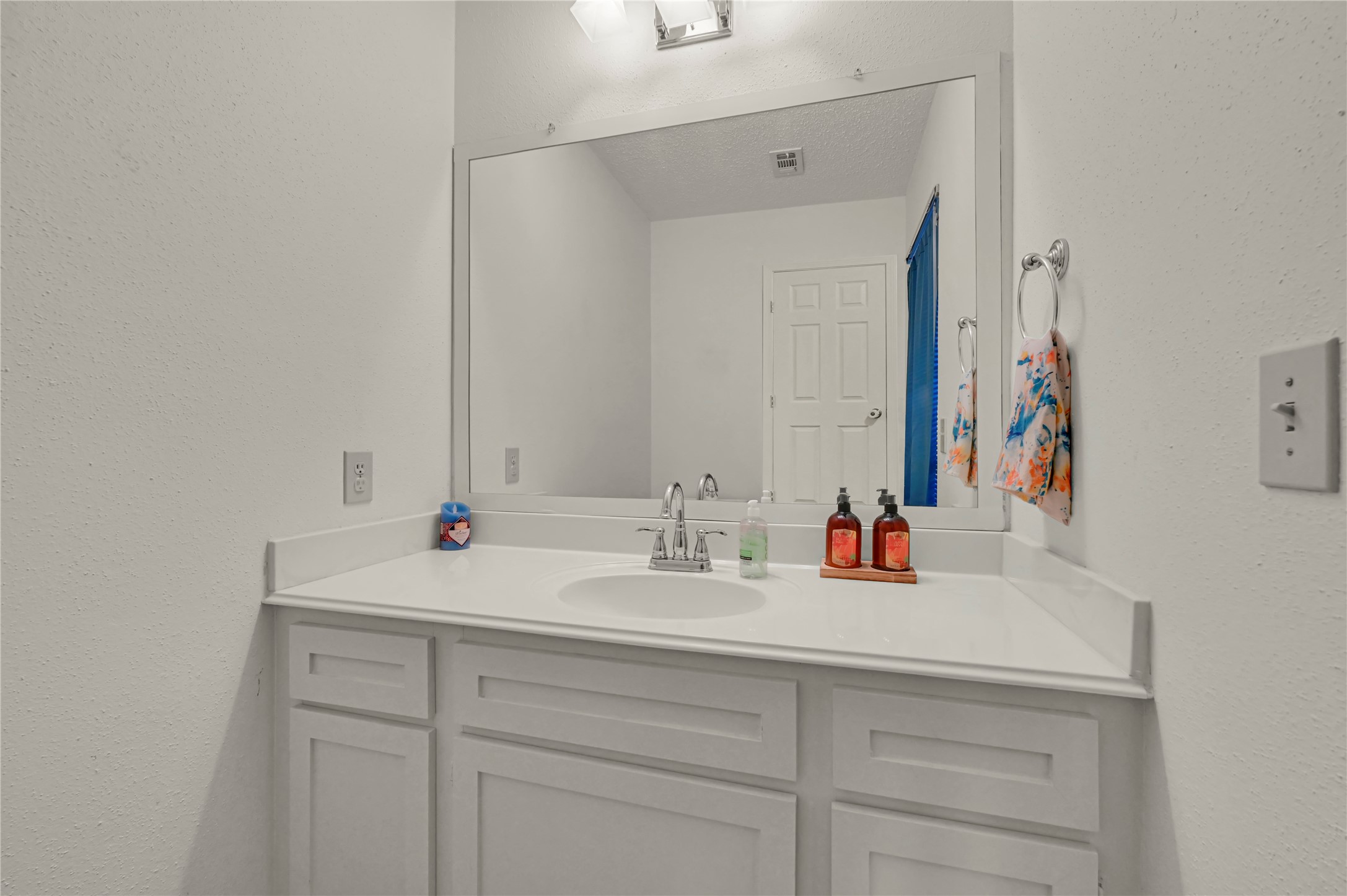 8911 Rocky Valley Drive Property Photo 24