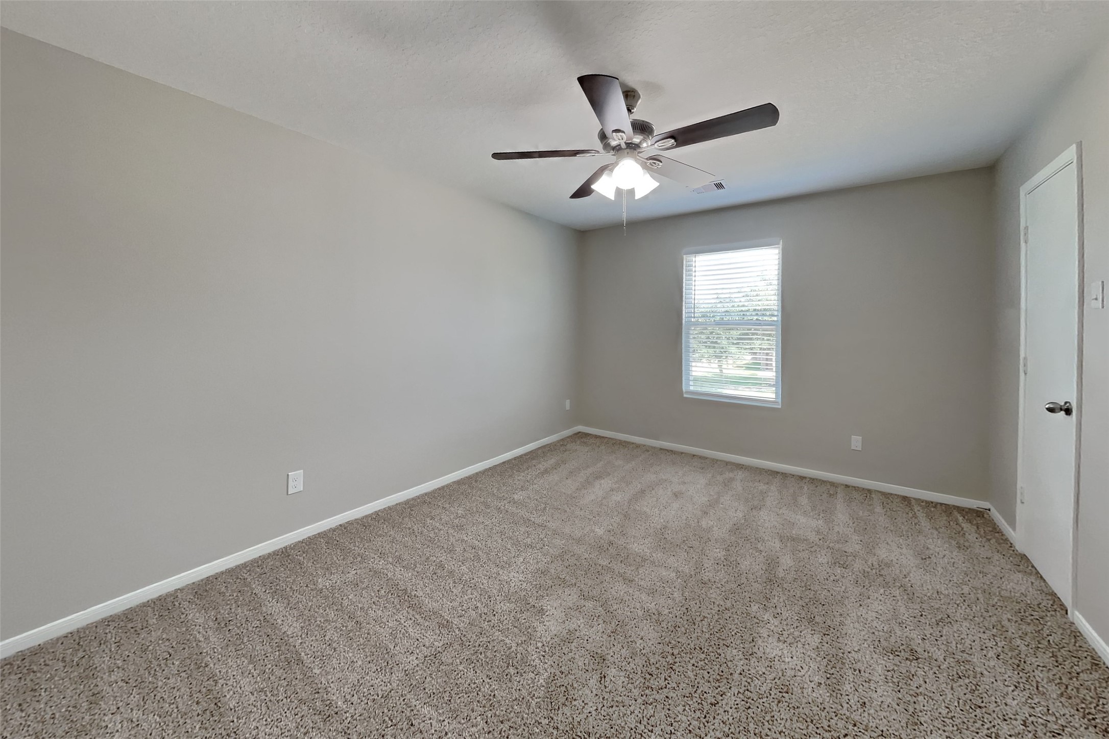 16802 Accolade Way Property Photo 14