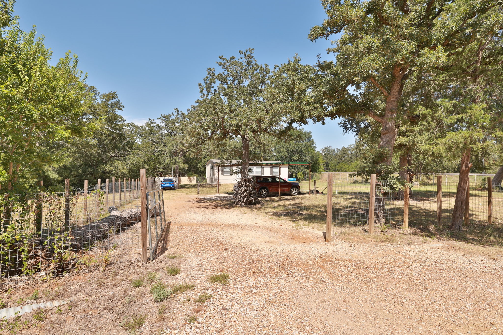 100 Tanglewood Lane Property Photo 2