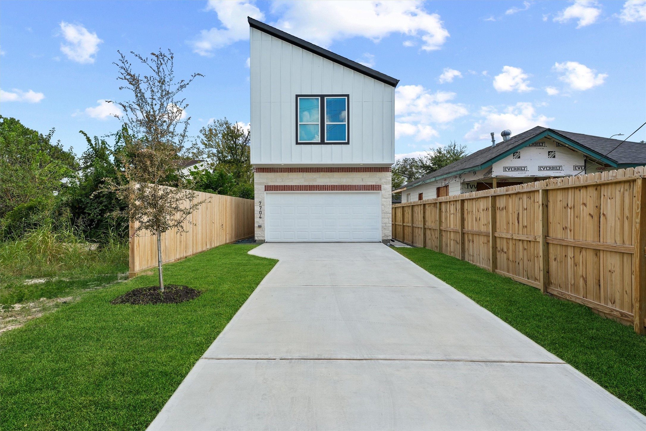 7704 Sealey Street Property Photo 1