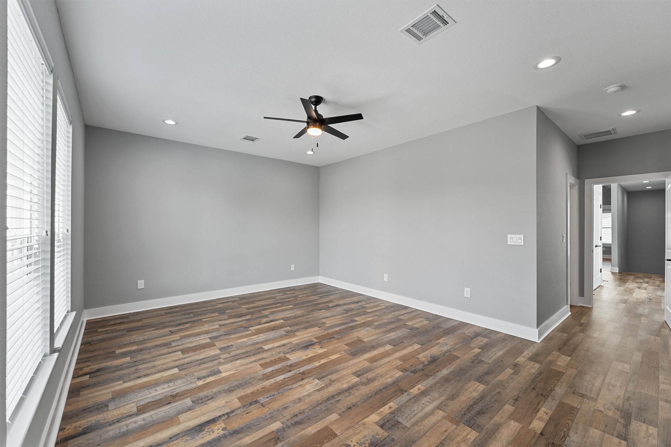 7704 Sealey Street Property Photo 11
