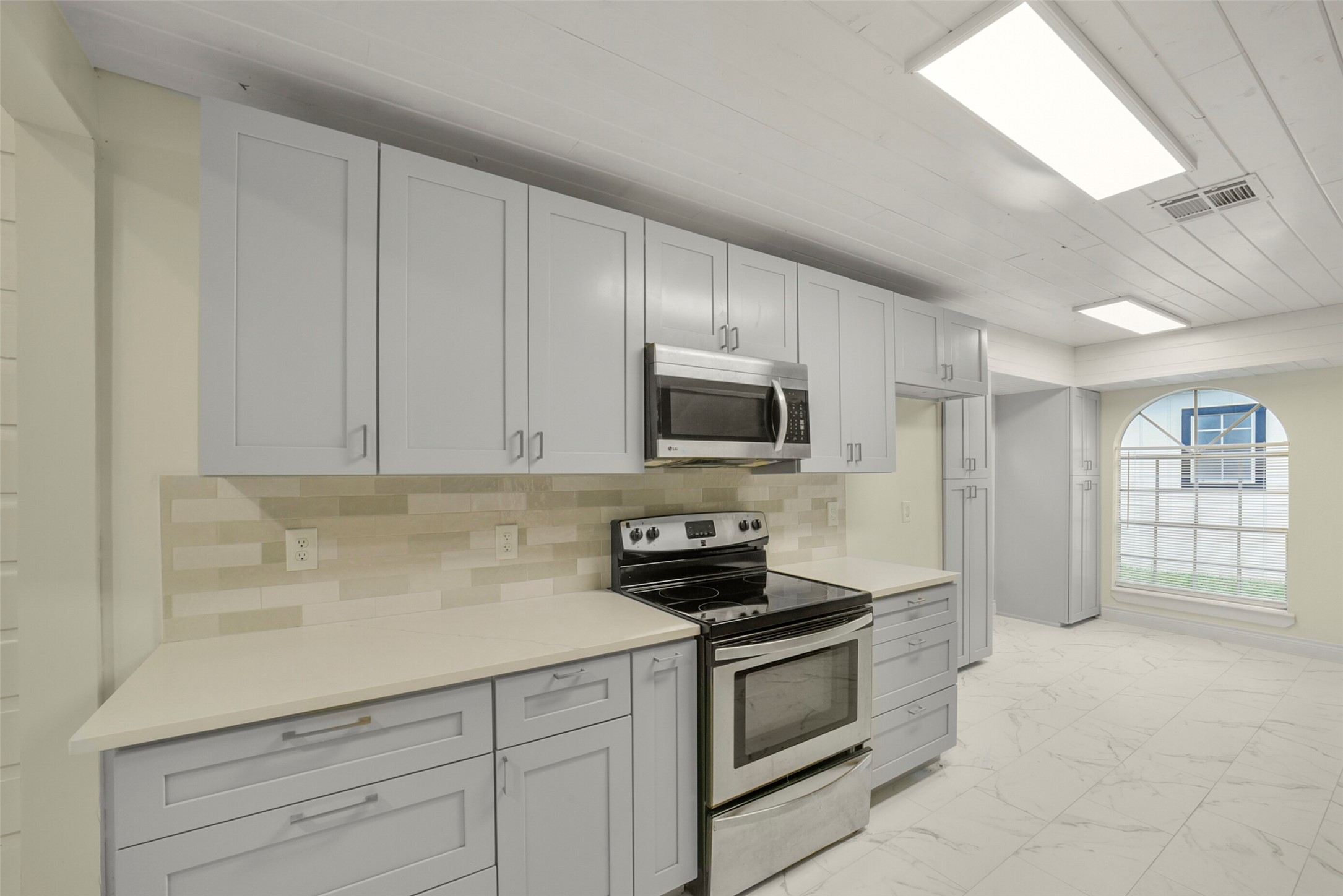 23122 Whispering Willow Drive Property Photo 14