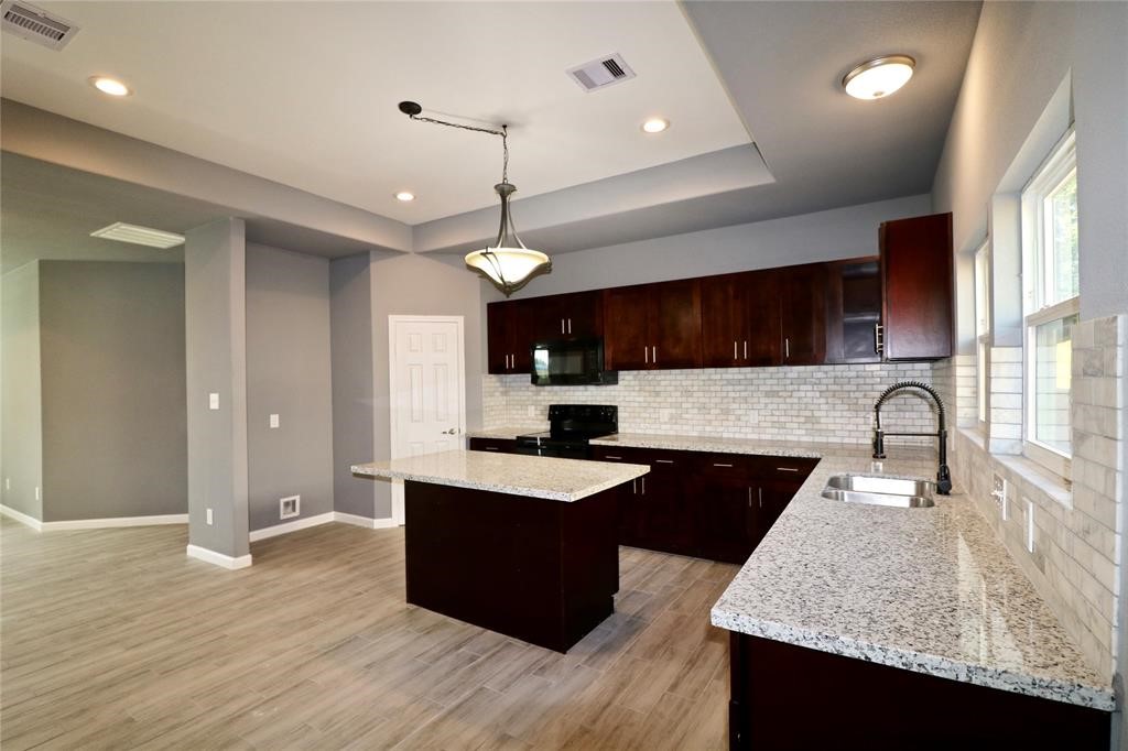 4238 Aledo Street Property Photo 10