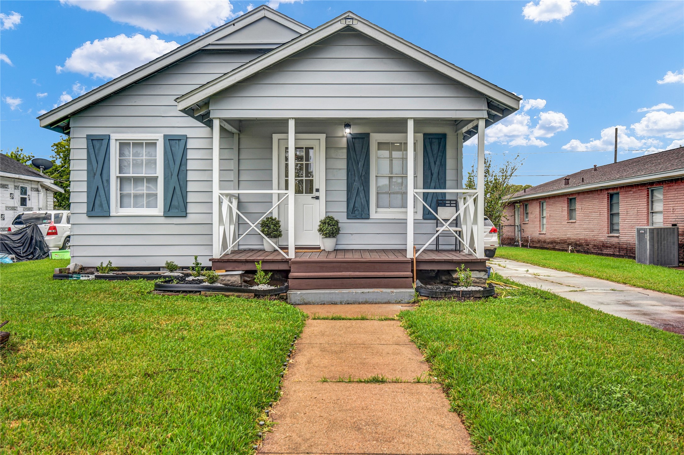 1127 W 4th Street Property Photo 2