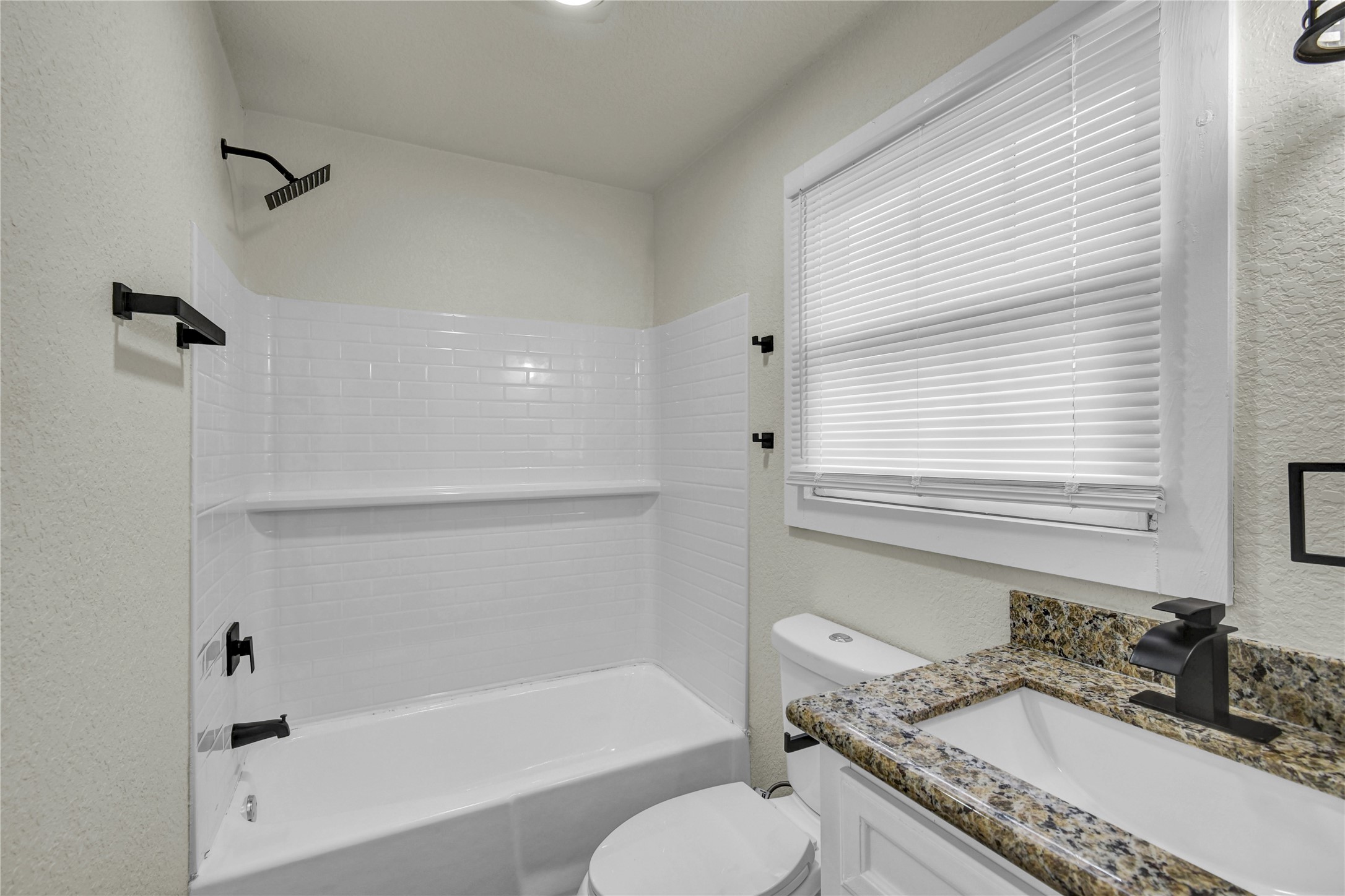 1127 W 4th Street Property Photo 15