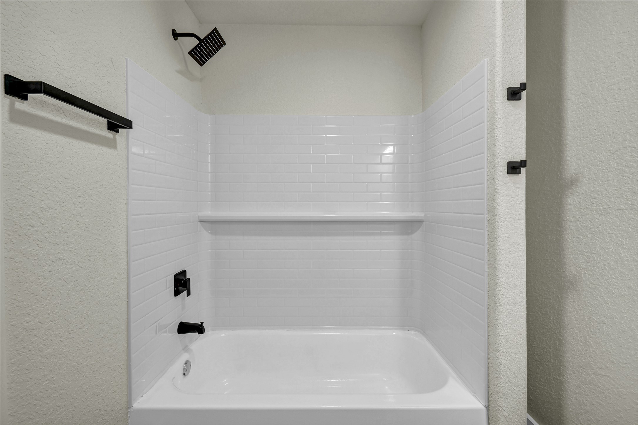 1127 W 4th Street Property Photo 16