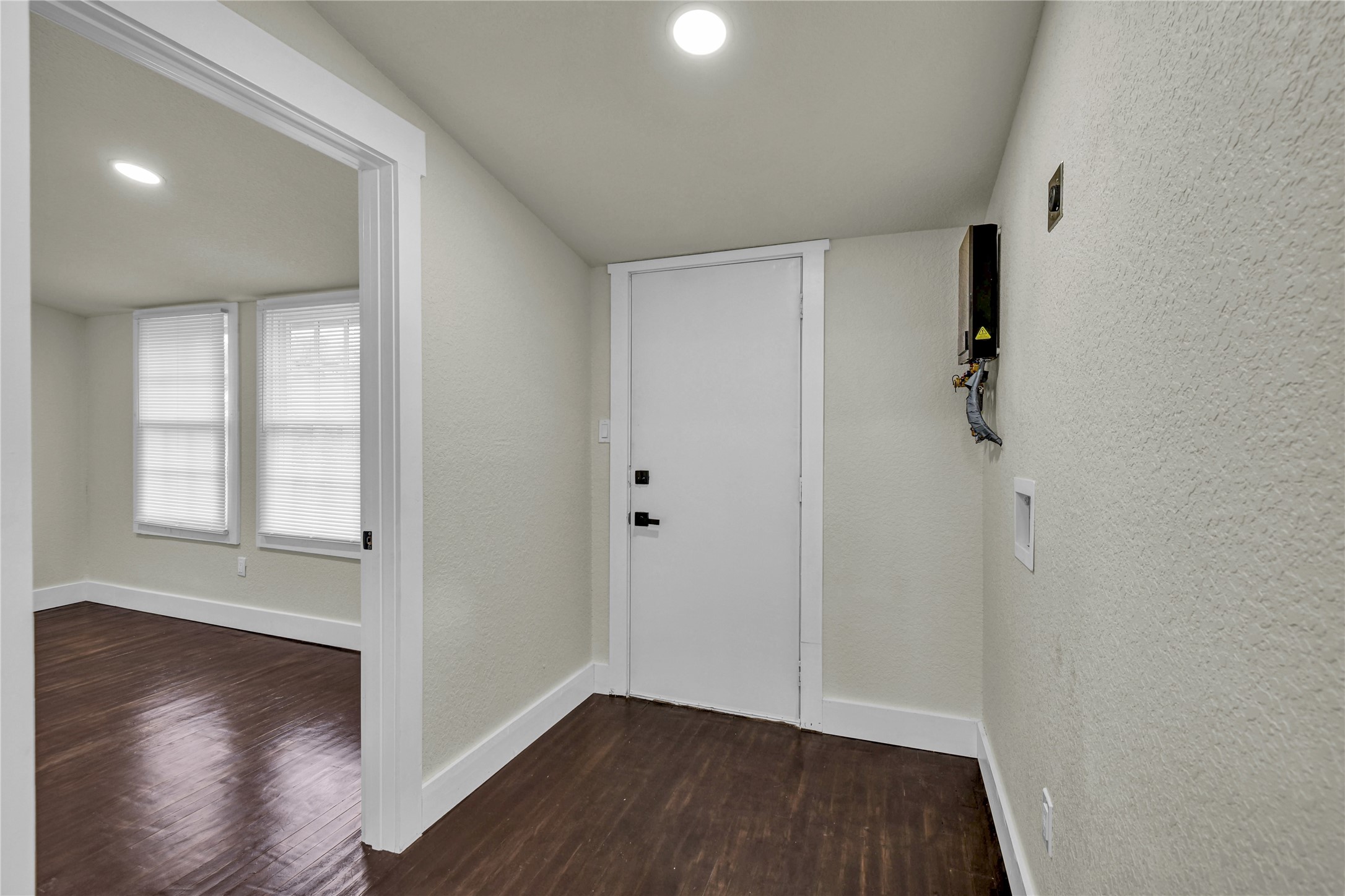 1127 W 4th Street Property Photo 26