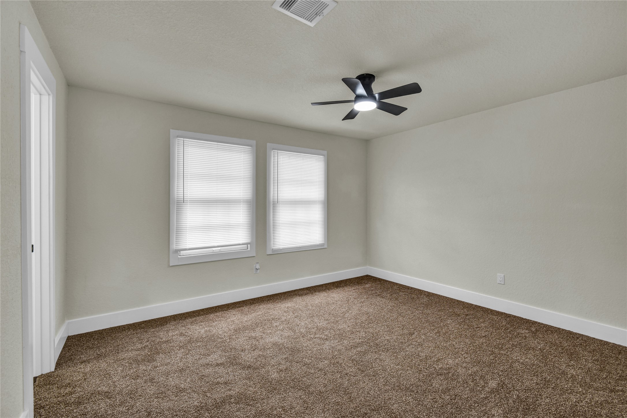 1127 W 4th Street Property Photo 27