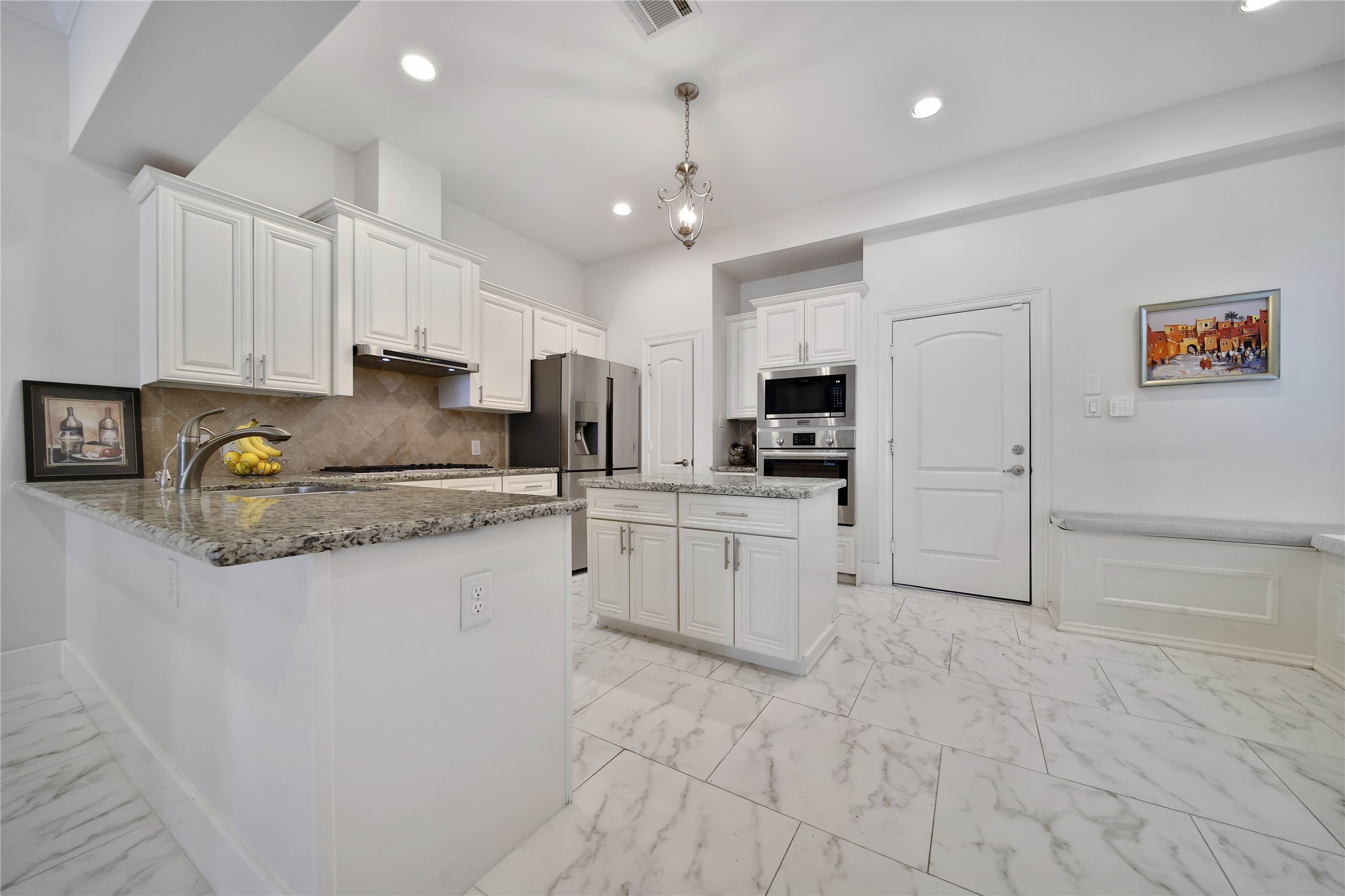 5806 Petty Street Property Photo 4