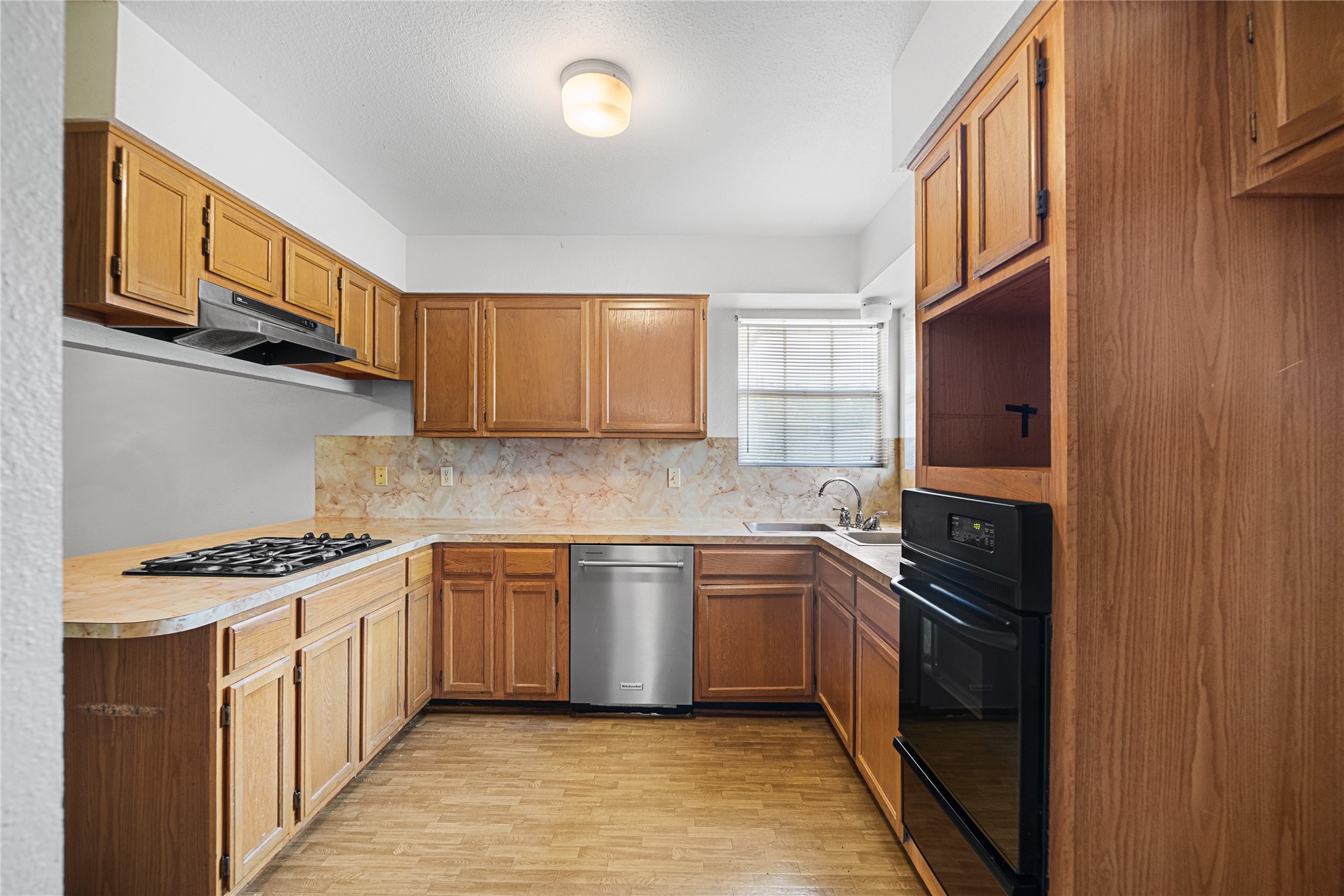 14256 Shadow Bay Drive Property Photo 4