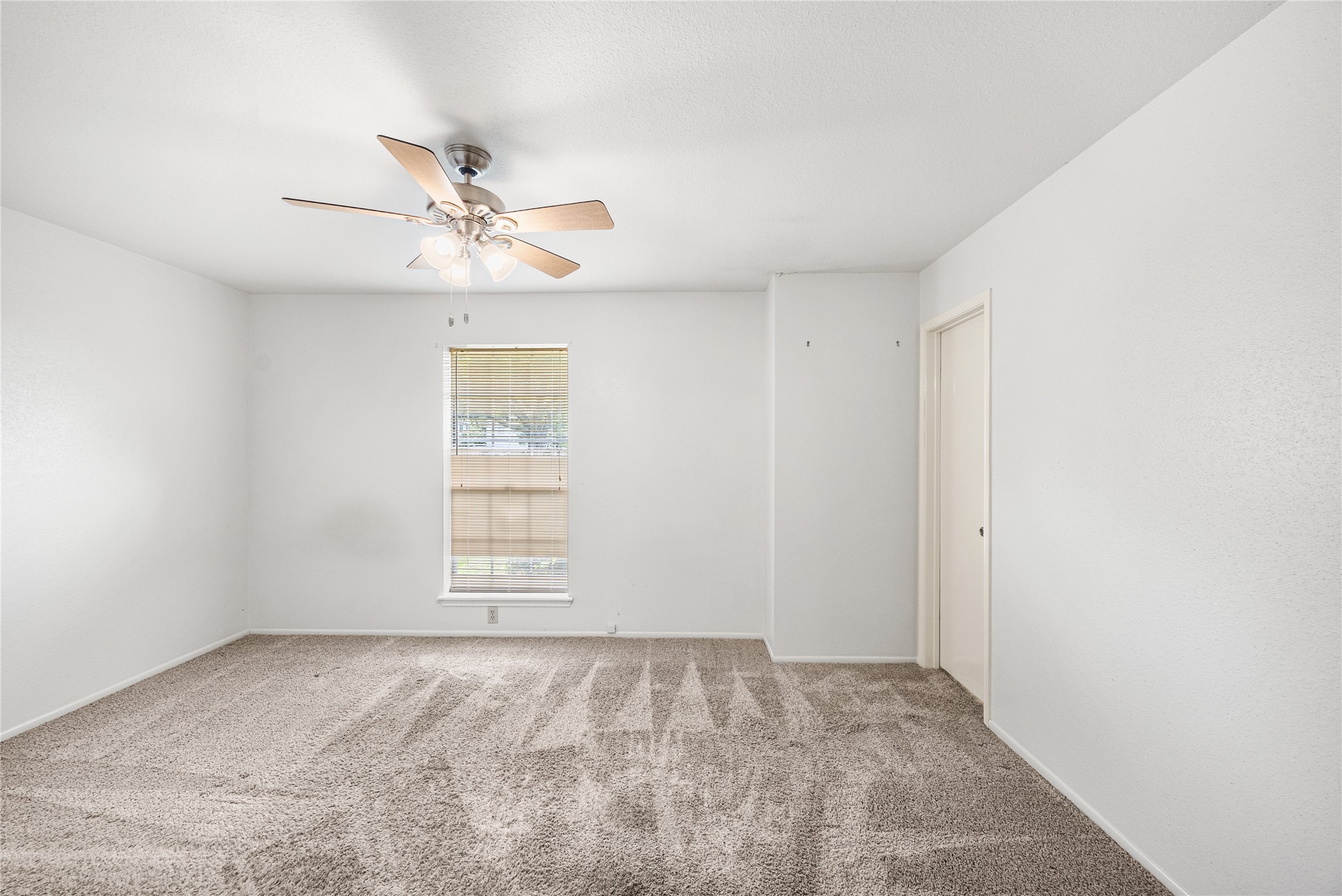 14256 Shadow Bay Drive Property Photo 16