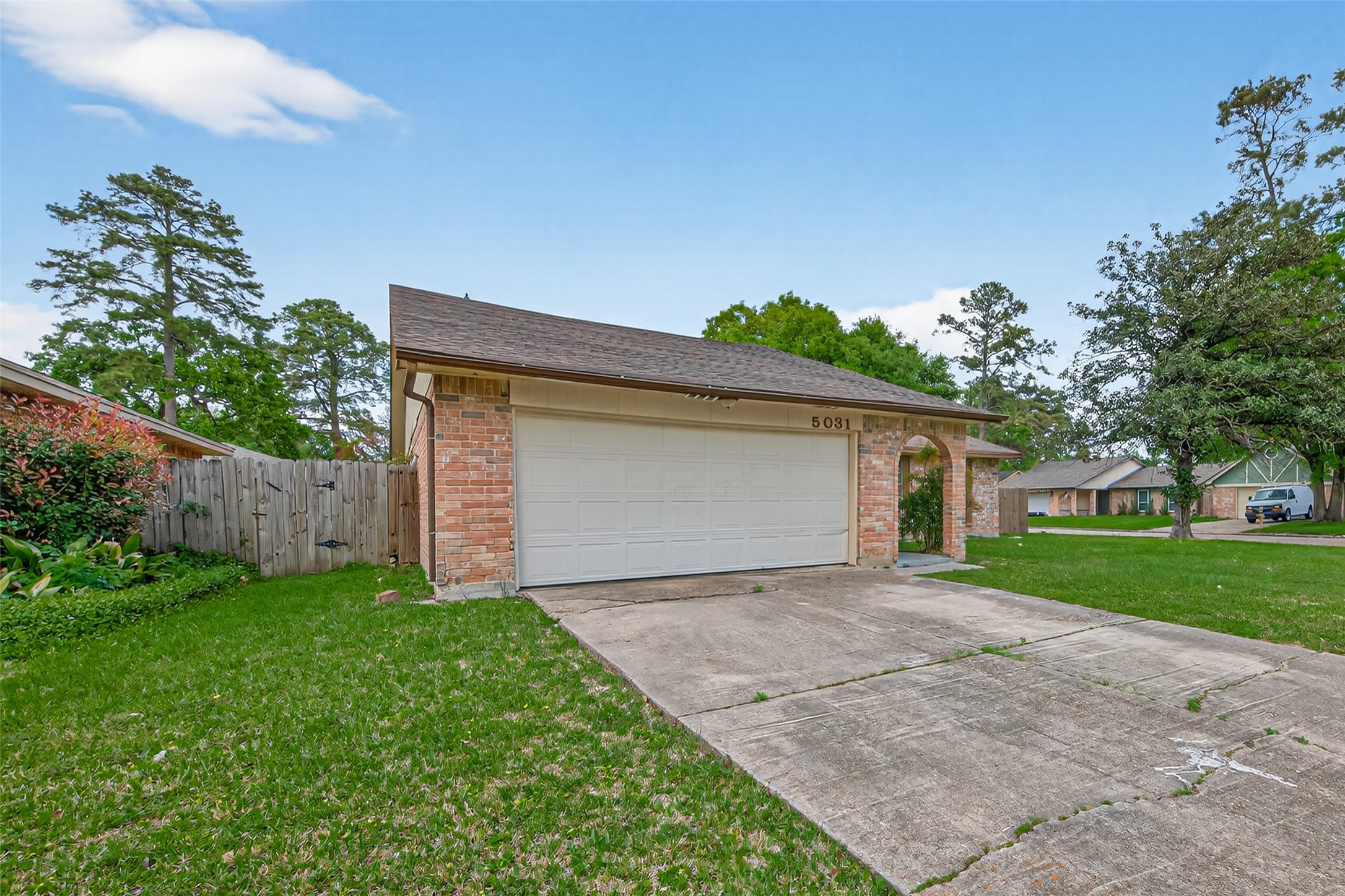 5031 Glendower Drive Property Photo 2
