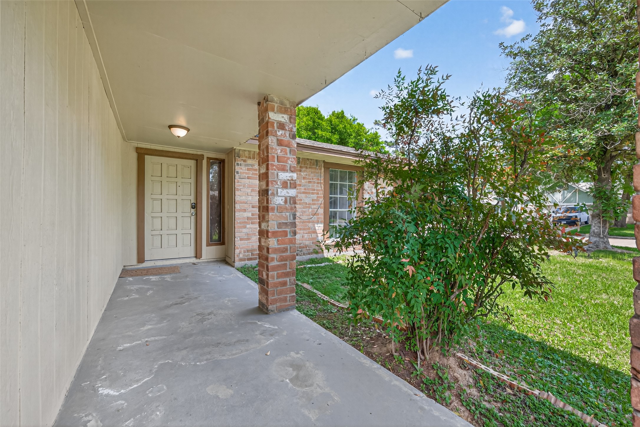 5031 Glendower Drive Property Photo 9