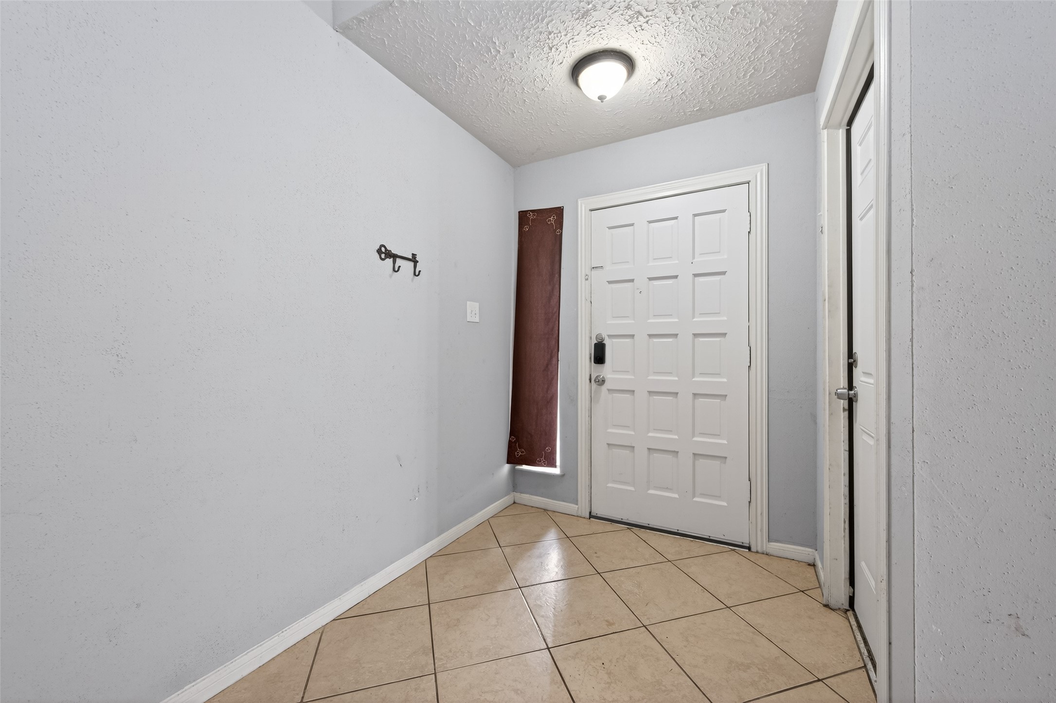 5031 Glendower Drive Property Photo 10