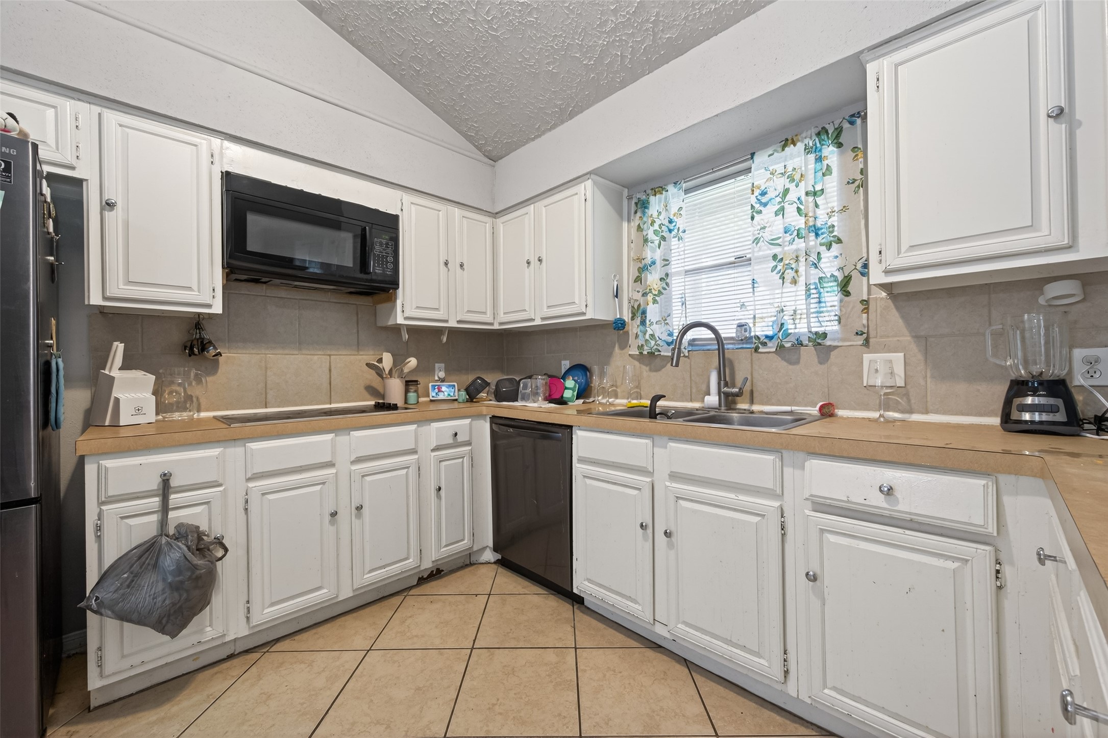 5031 Glendower Drive Property Photo 21