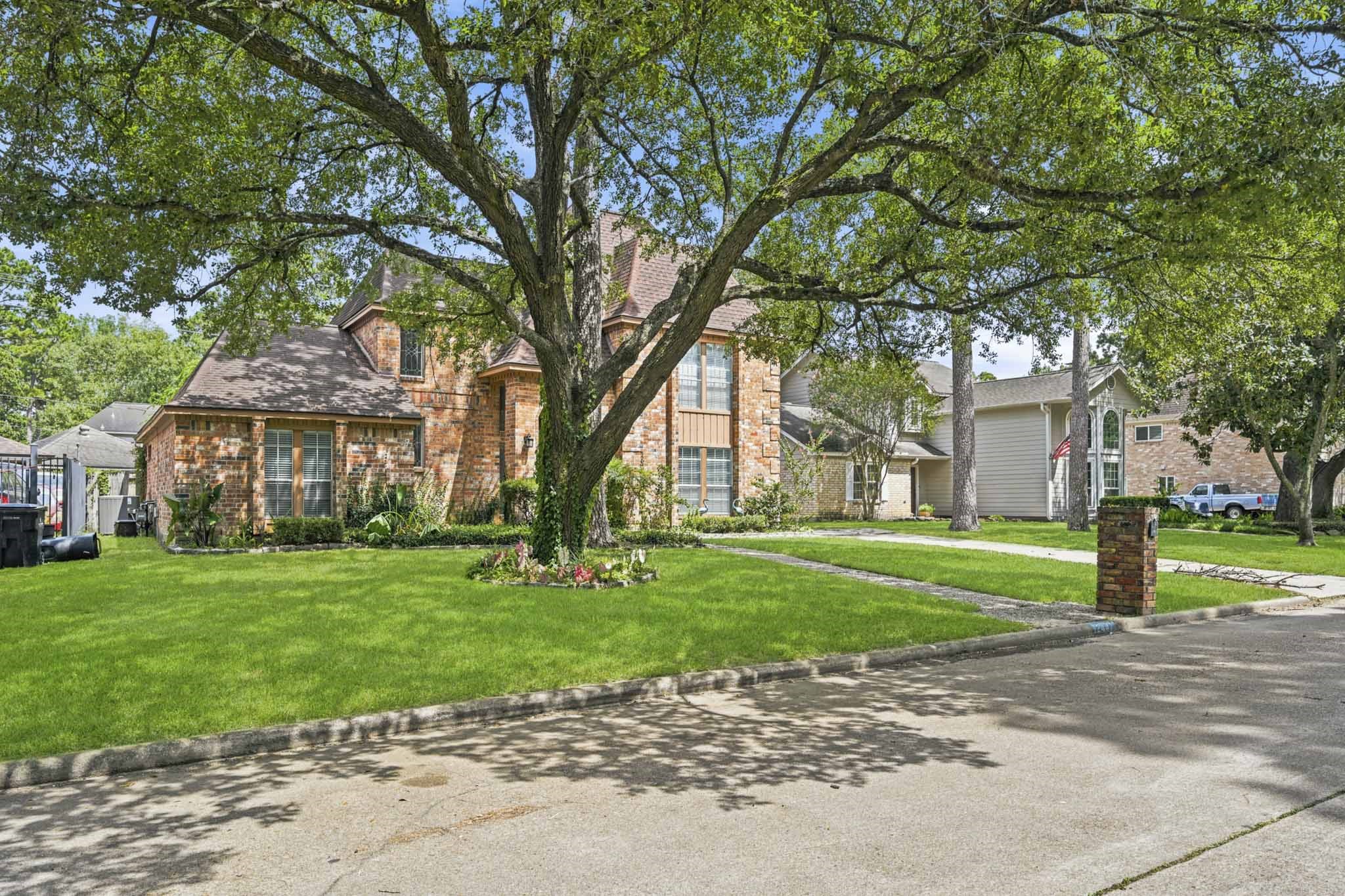 12447 Oak Park Drive Property Photo 1