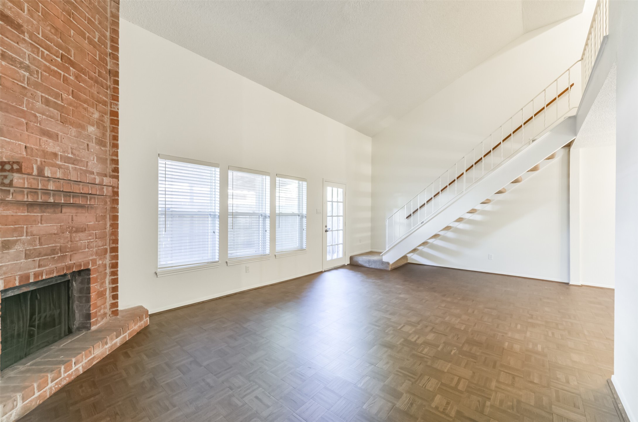 14341 Misty Meadow Ln Property Photo 6