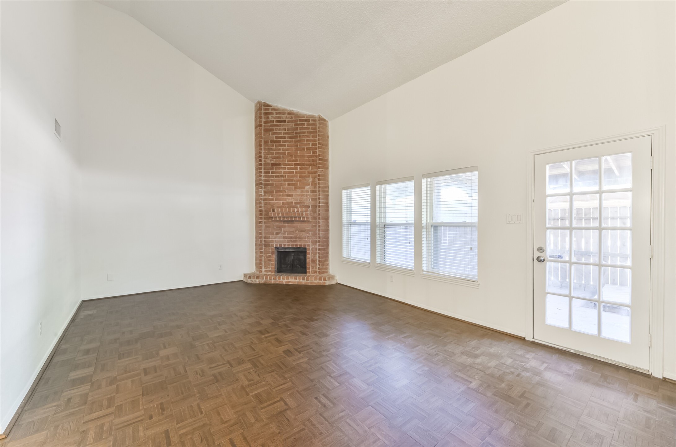 14341 Misty Meadow Ln Property Photo 10