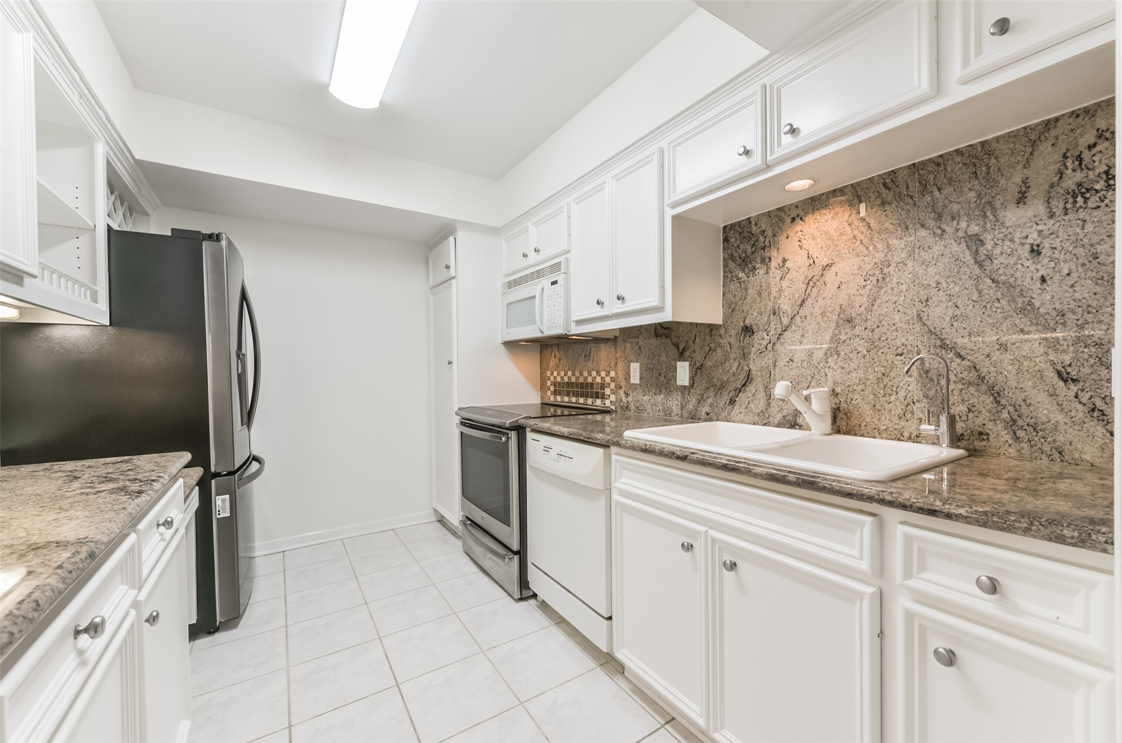 14341 Misty Meadow Ln Property Photo 16