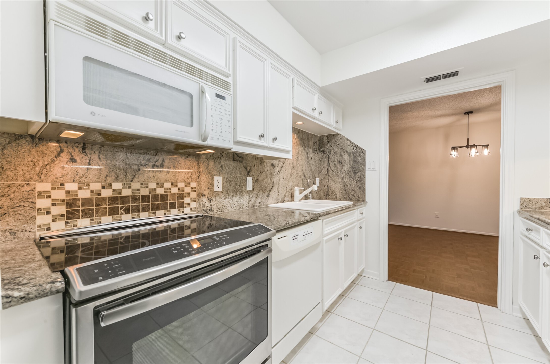 14341 Misty Meadow Ln Property Photo 19