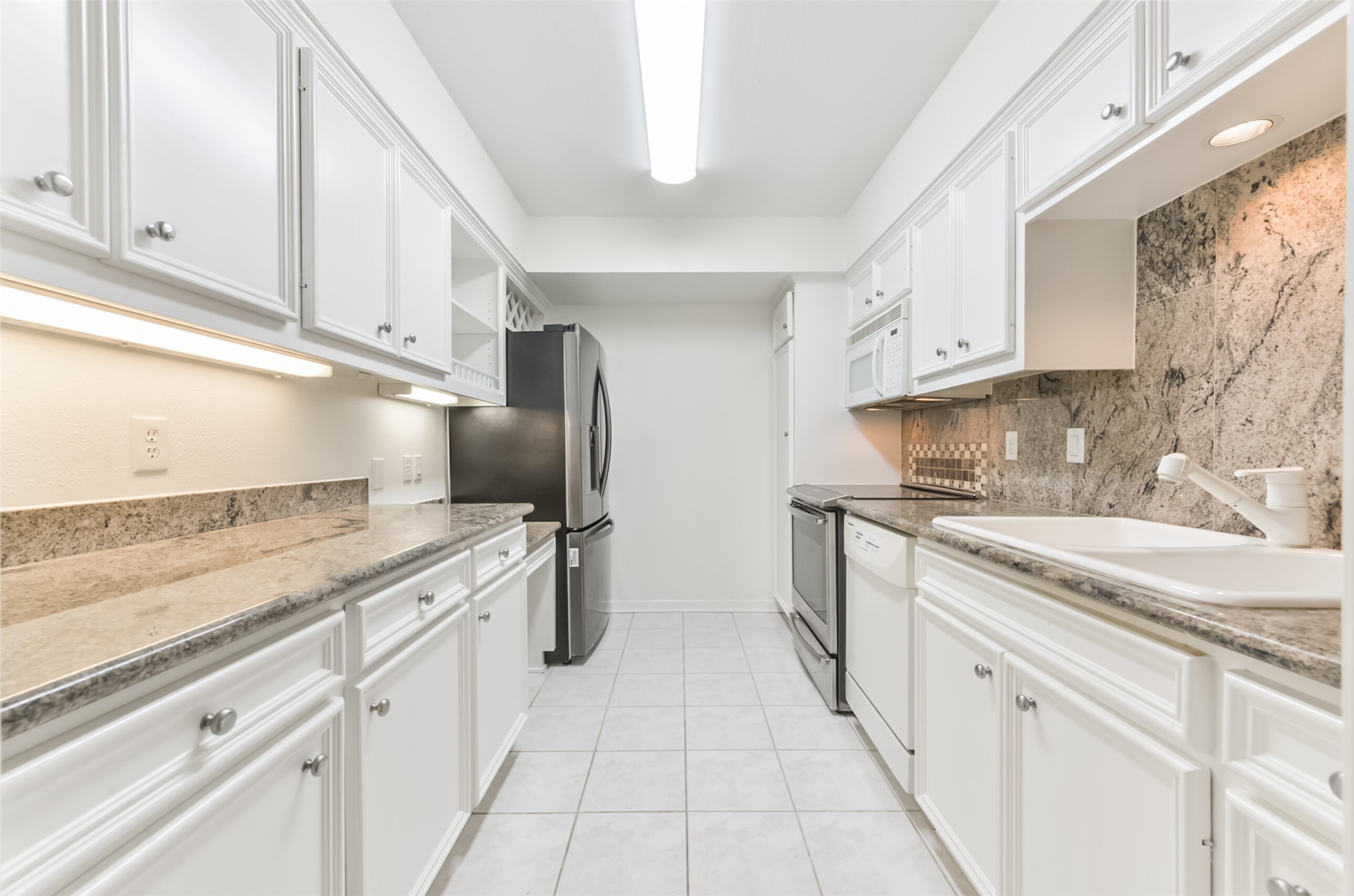 14341 Misty Meadow Ln Property Photo 21