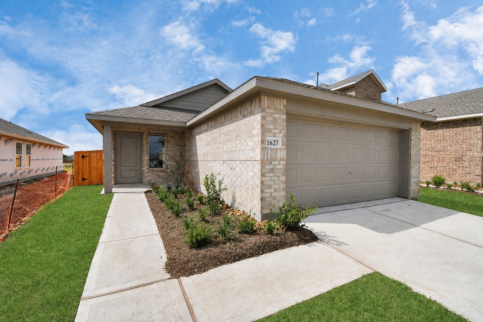 1627 Windrose Bend Property Photo 1