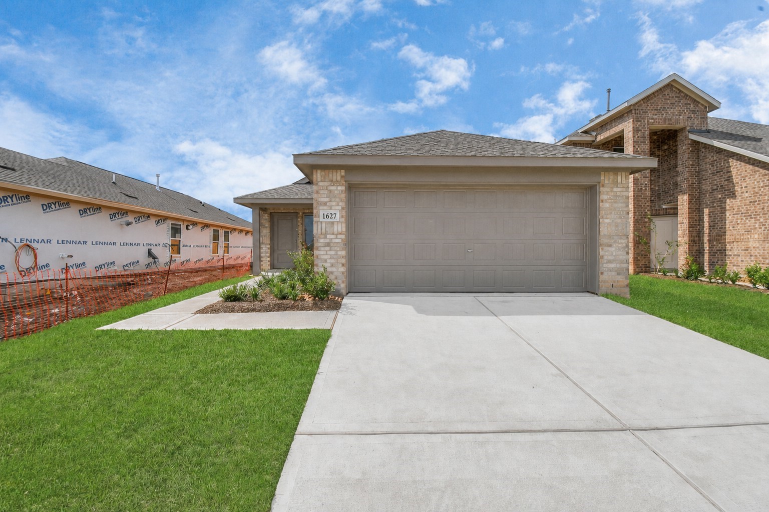 1627 Windrose Bend Property Photo 2