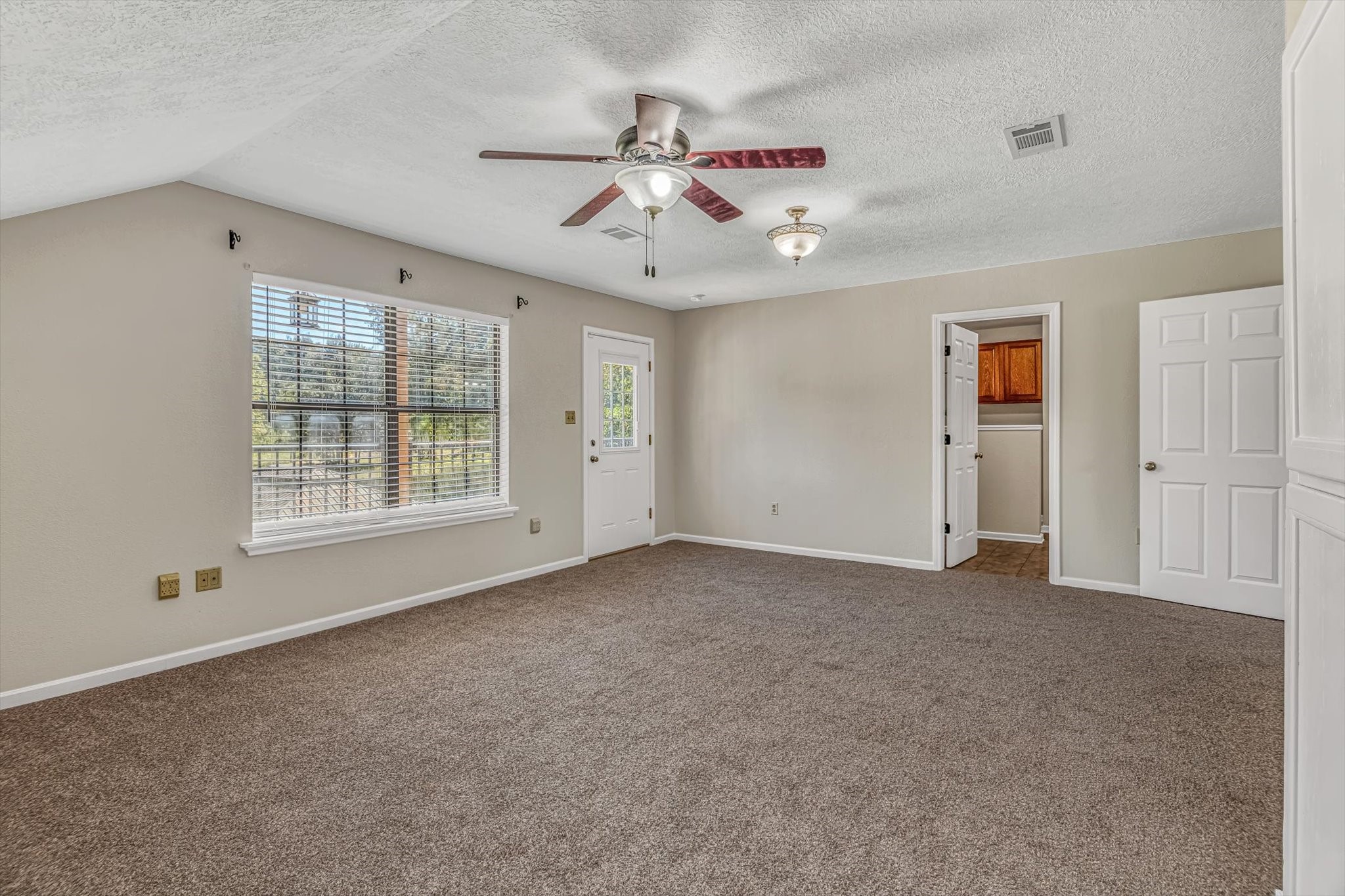 14750 Highway 146 N Property Photo 18