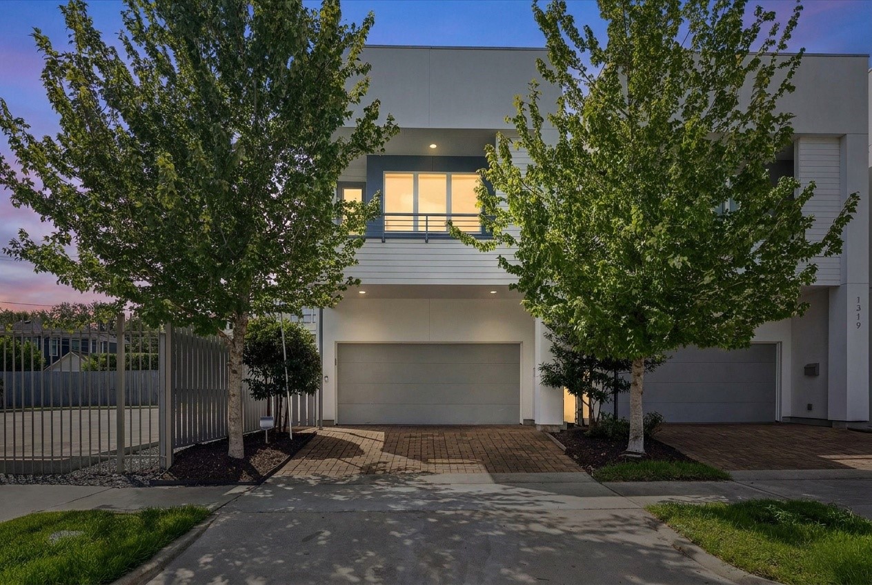 1317 W Clay Street Property Photo 1