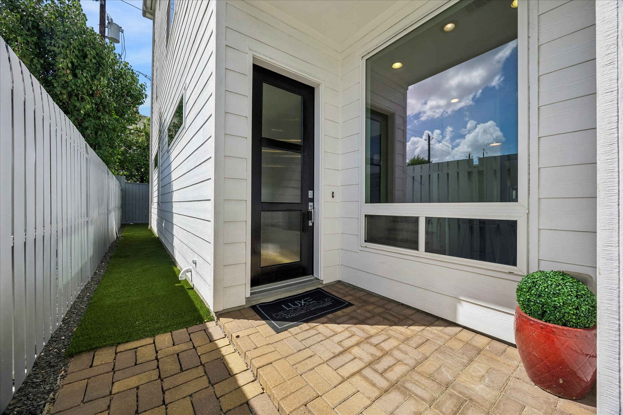 1317 W Clay Street Property Photo 2