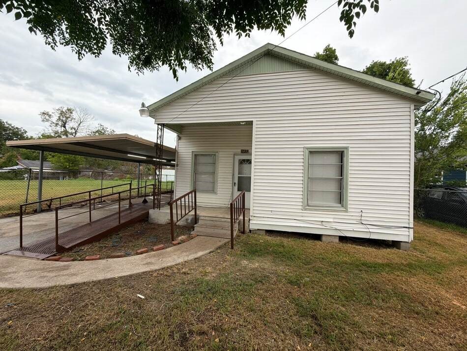 4622 Falls St Property Photo 1