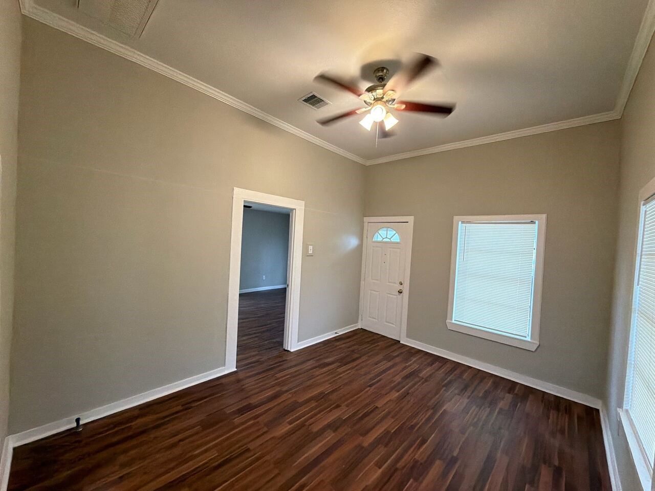 4622 Falls St Property Photo 2