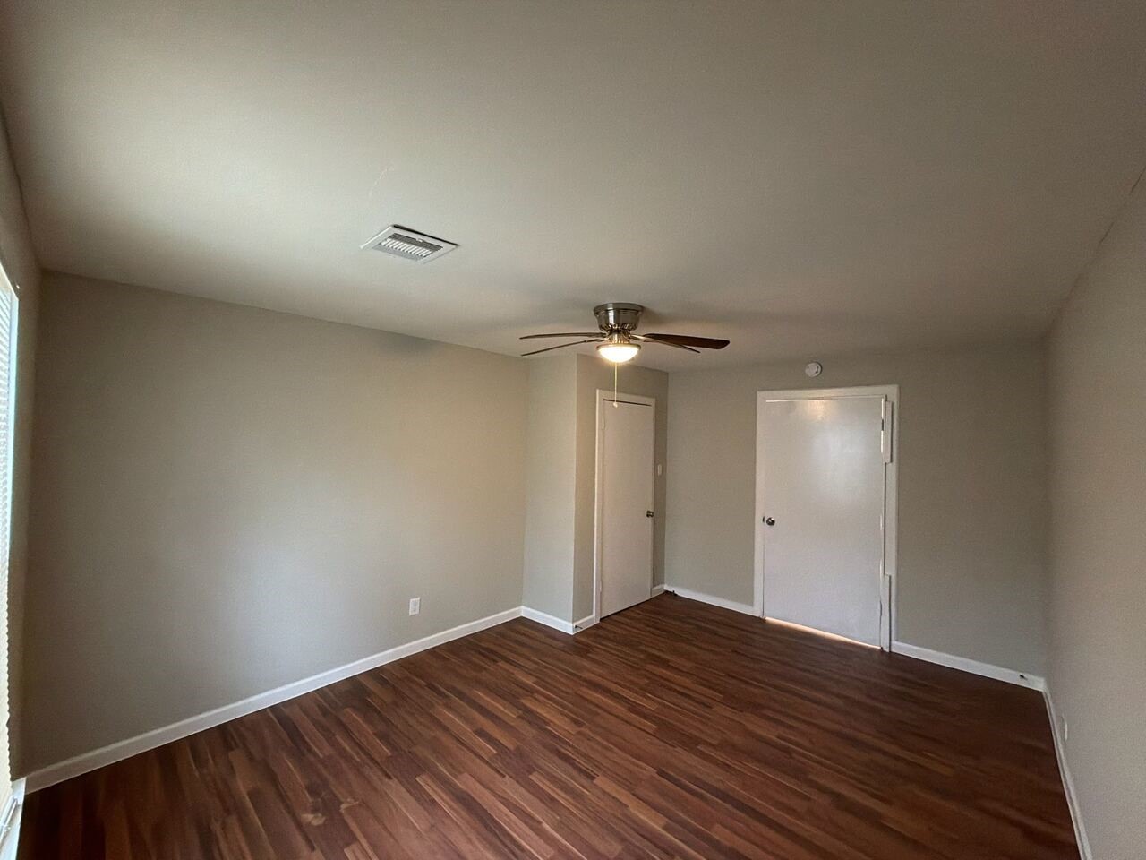 4622 Falls St Property Photo 6