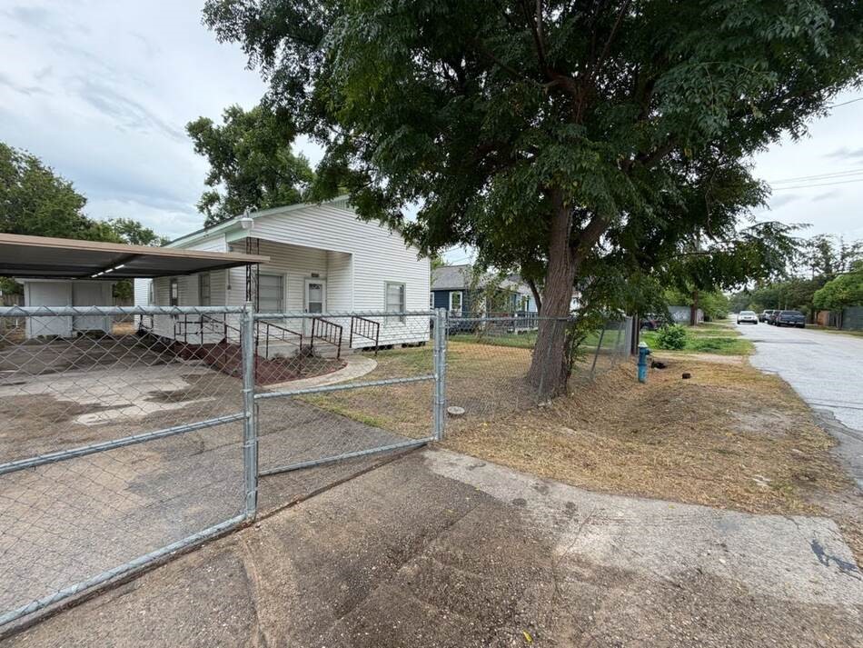 4622 Falls St Property Photo 13