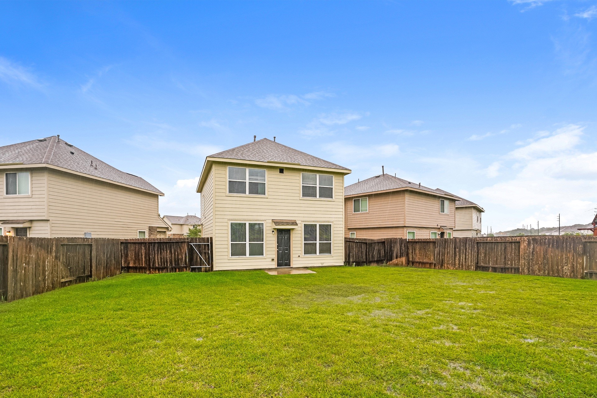 18727 Parma Creek Trail Property Photo 3