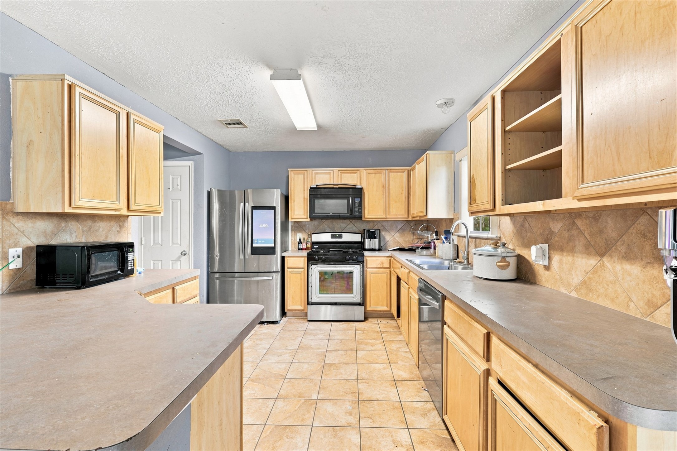 2906 Latch Lane Property Photo 6