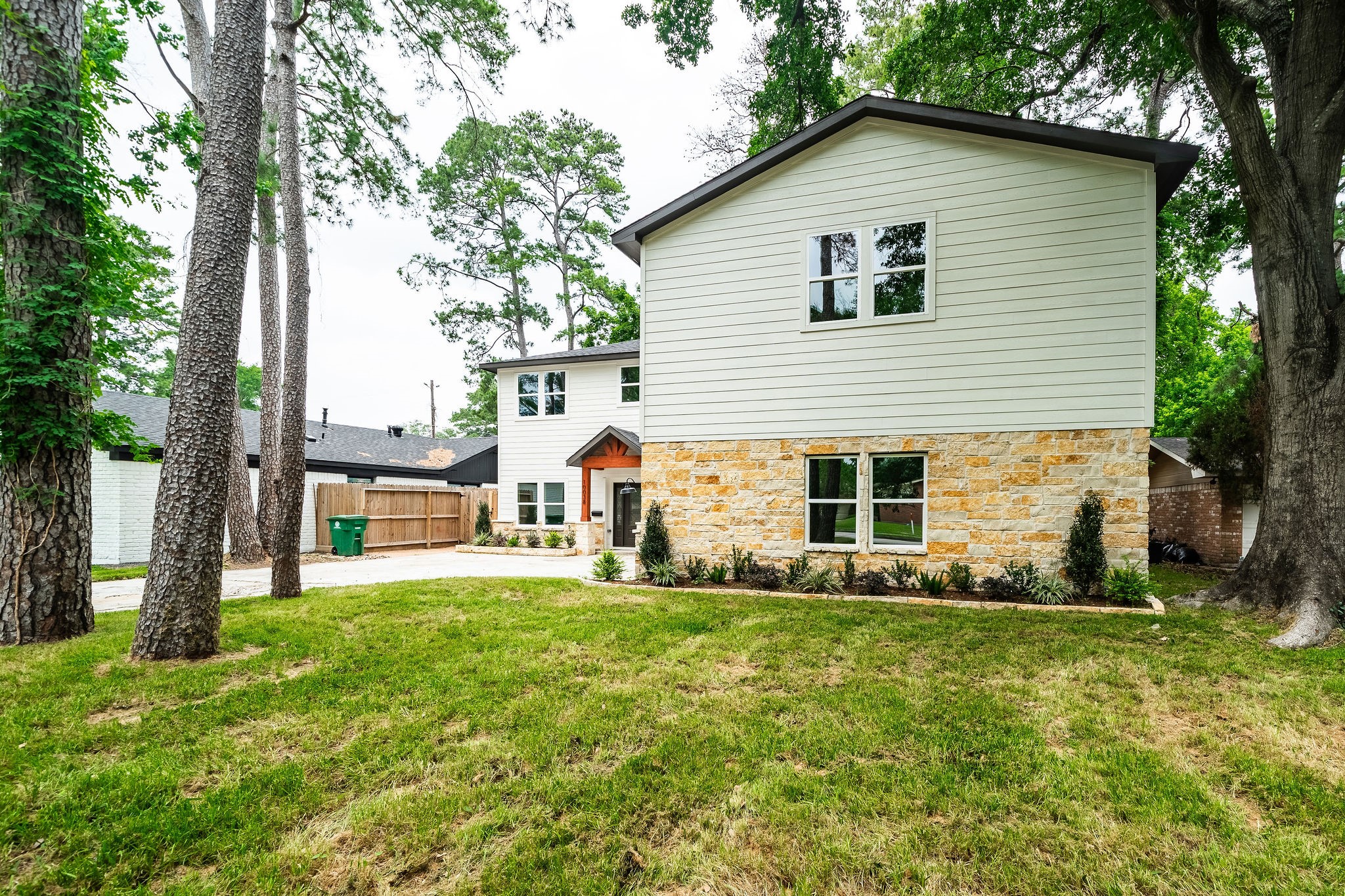 10038 Westview Drive Property Photo 3