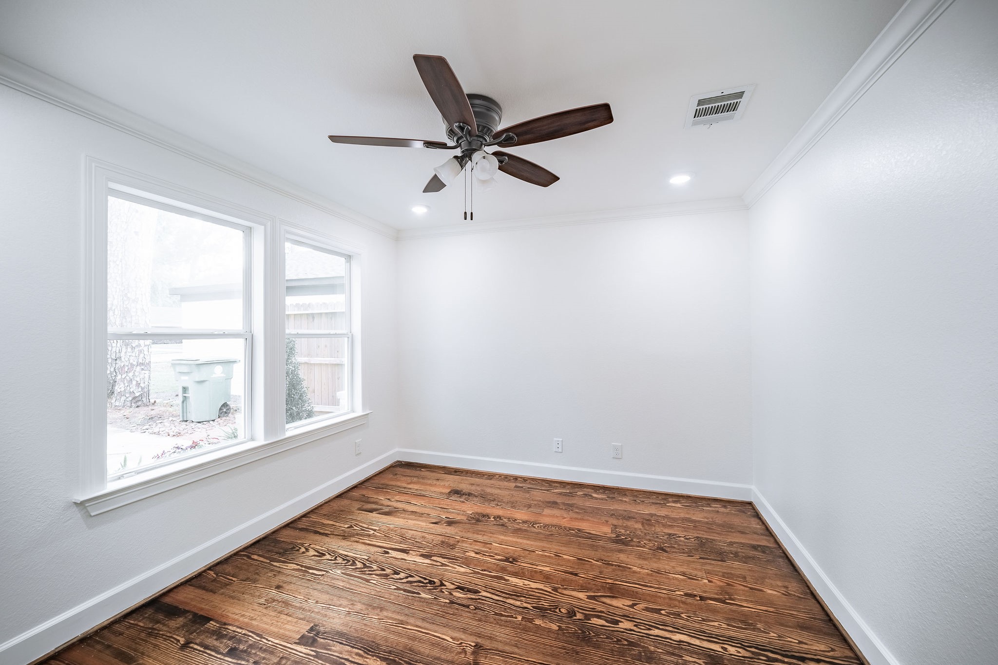 10038 Westview Drive Property Photo 6