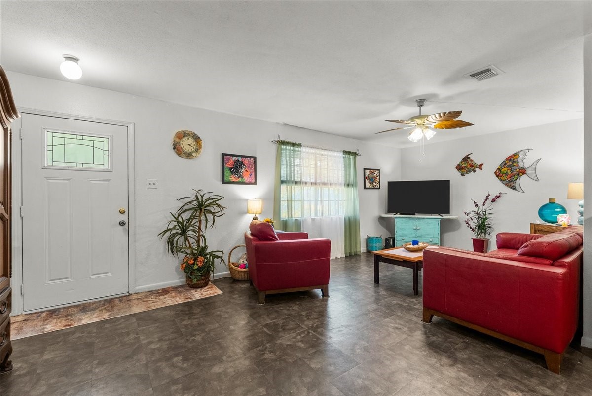4722 Caroline Street Property Photo 4