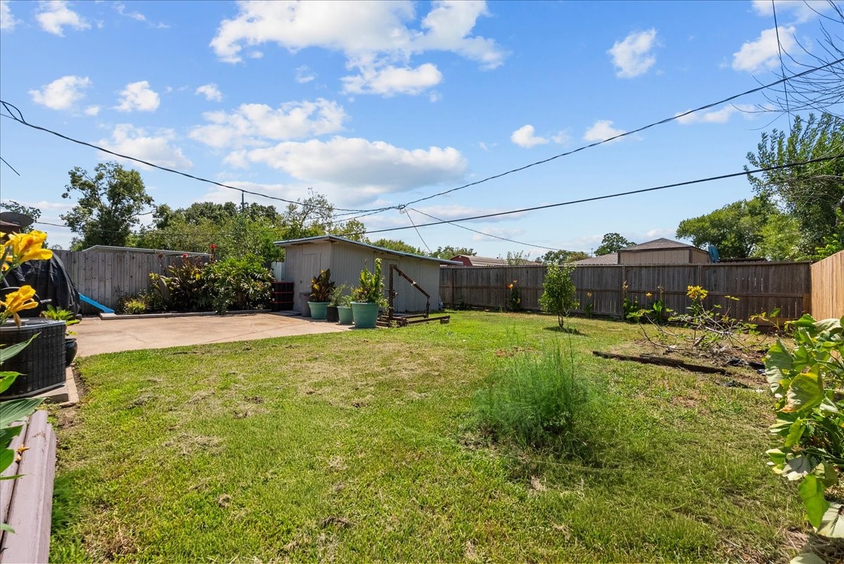4722 Caroline Street Property Photo 16