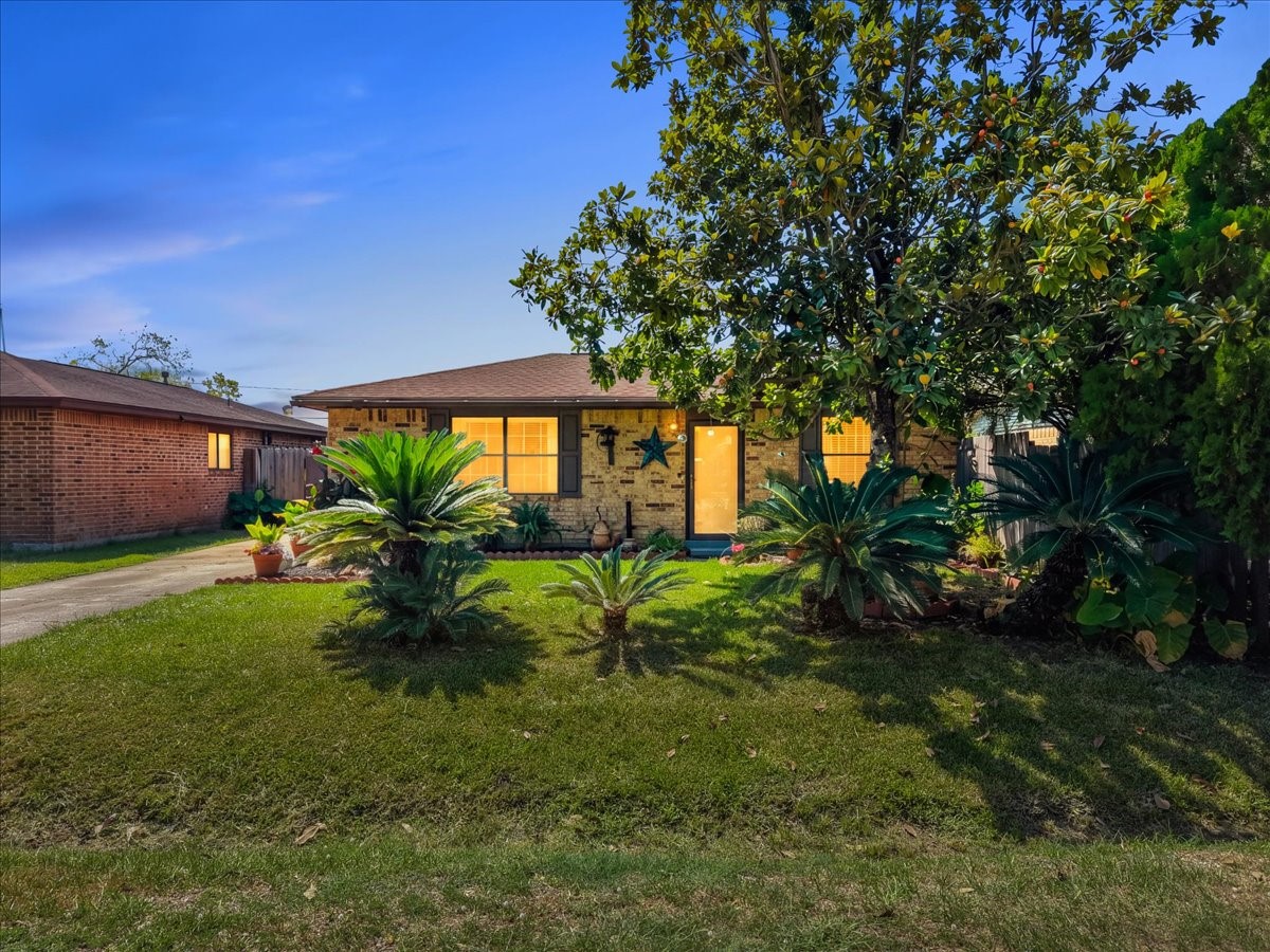 4722 Caroline Street Property Photo 21