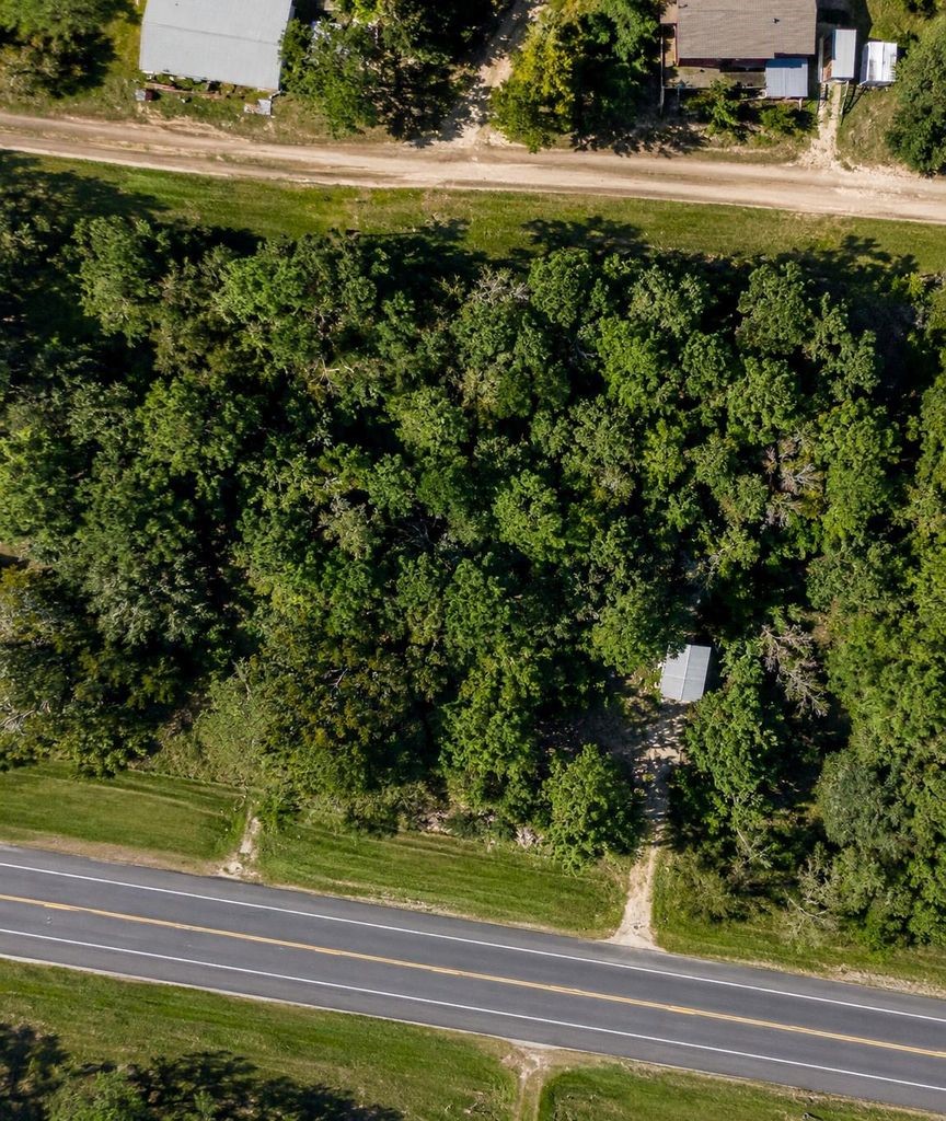 22993 Highway 146 N Property Photo 2