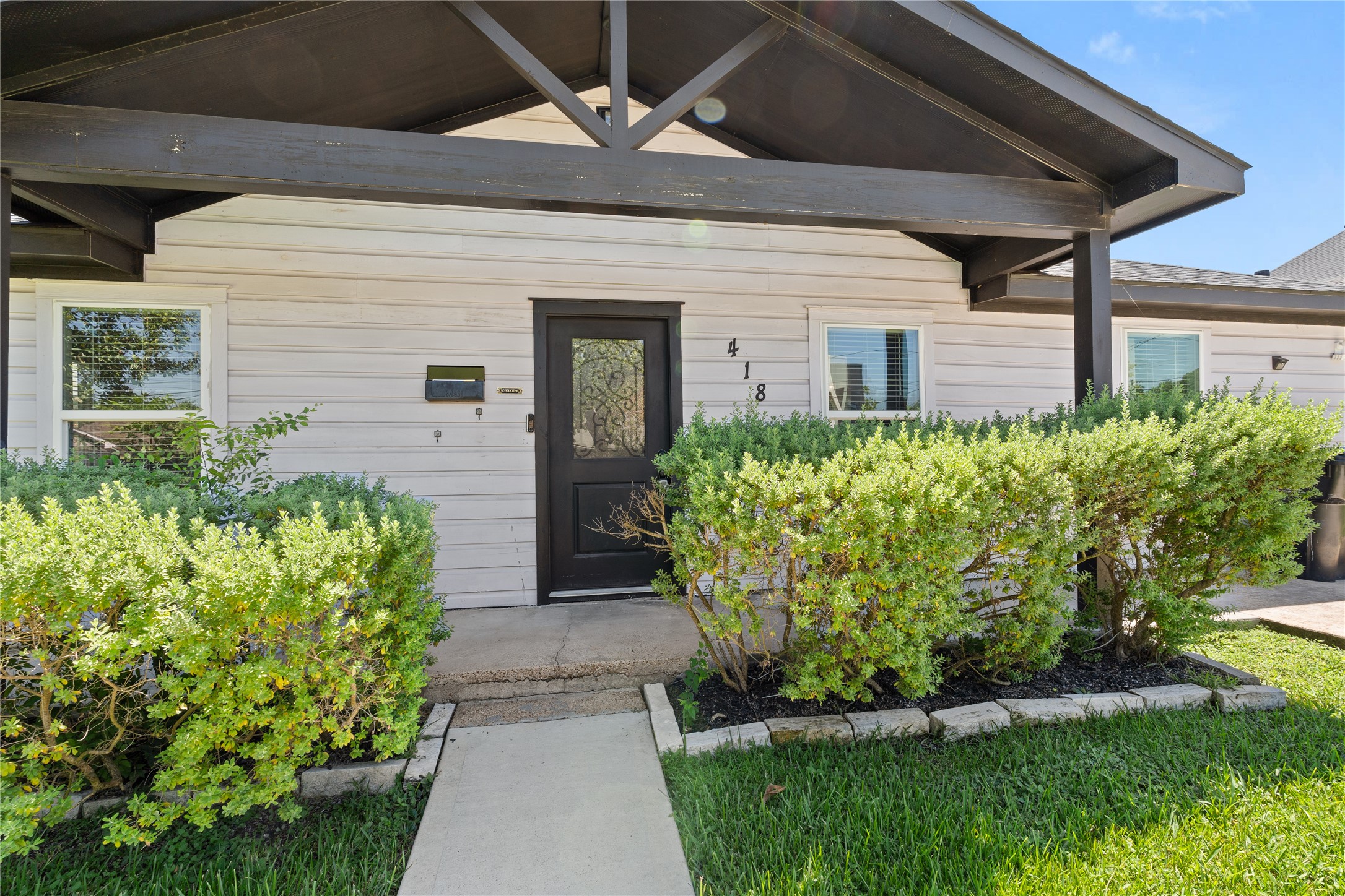 418 Neyland Street Property Photo 4