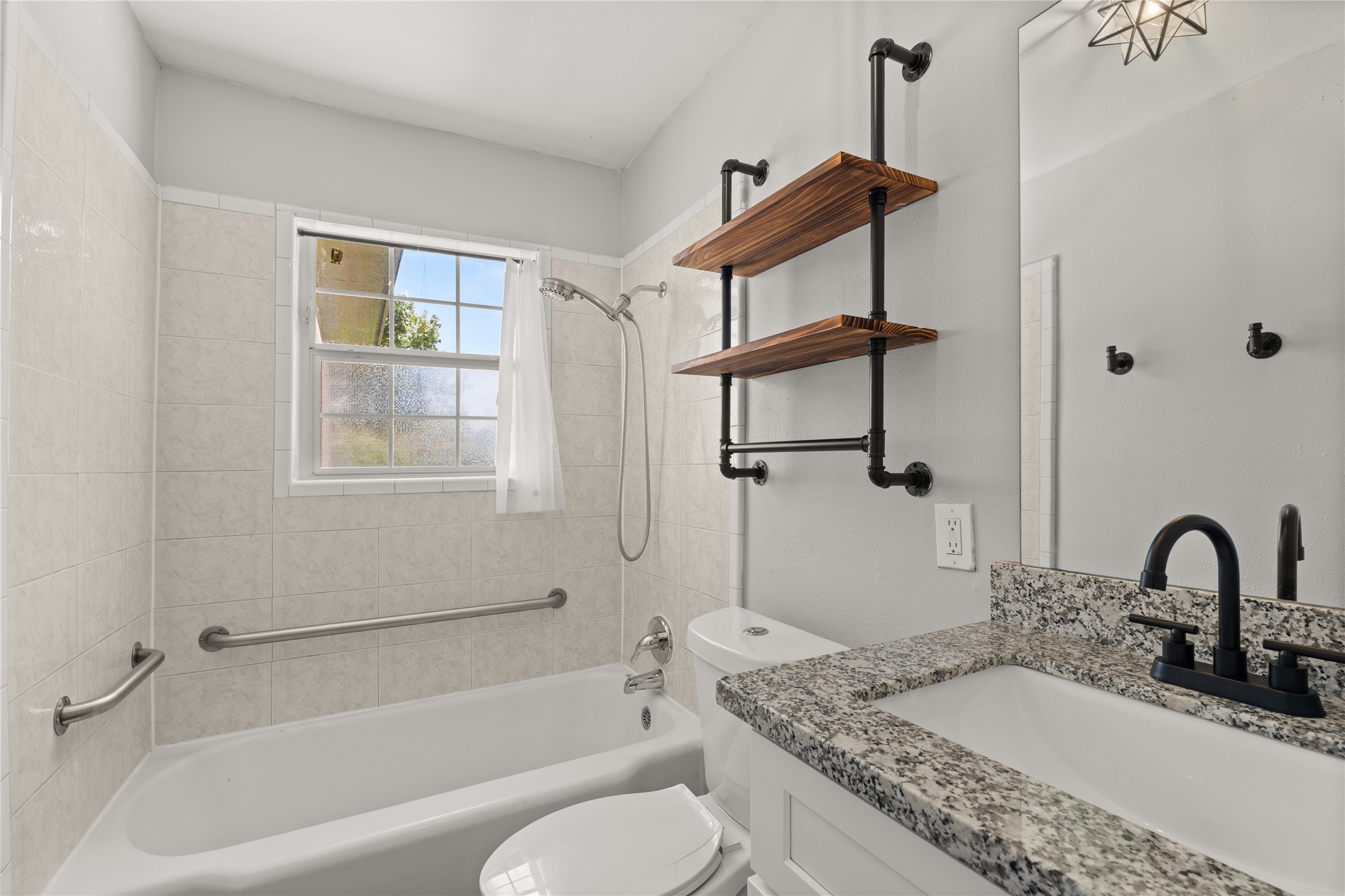 418 Neyland Street Property Photo 23